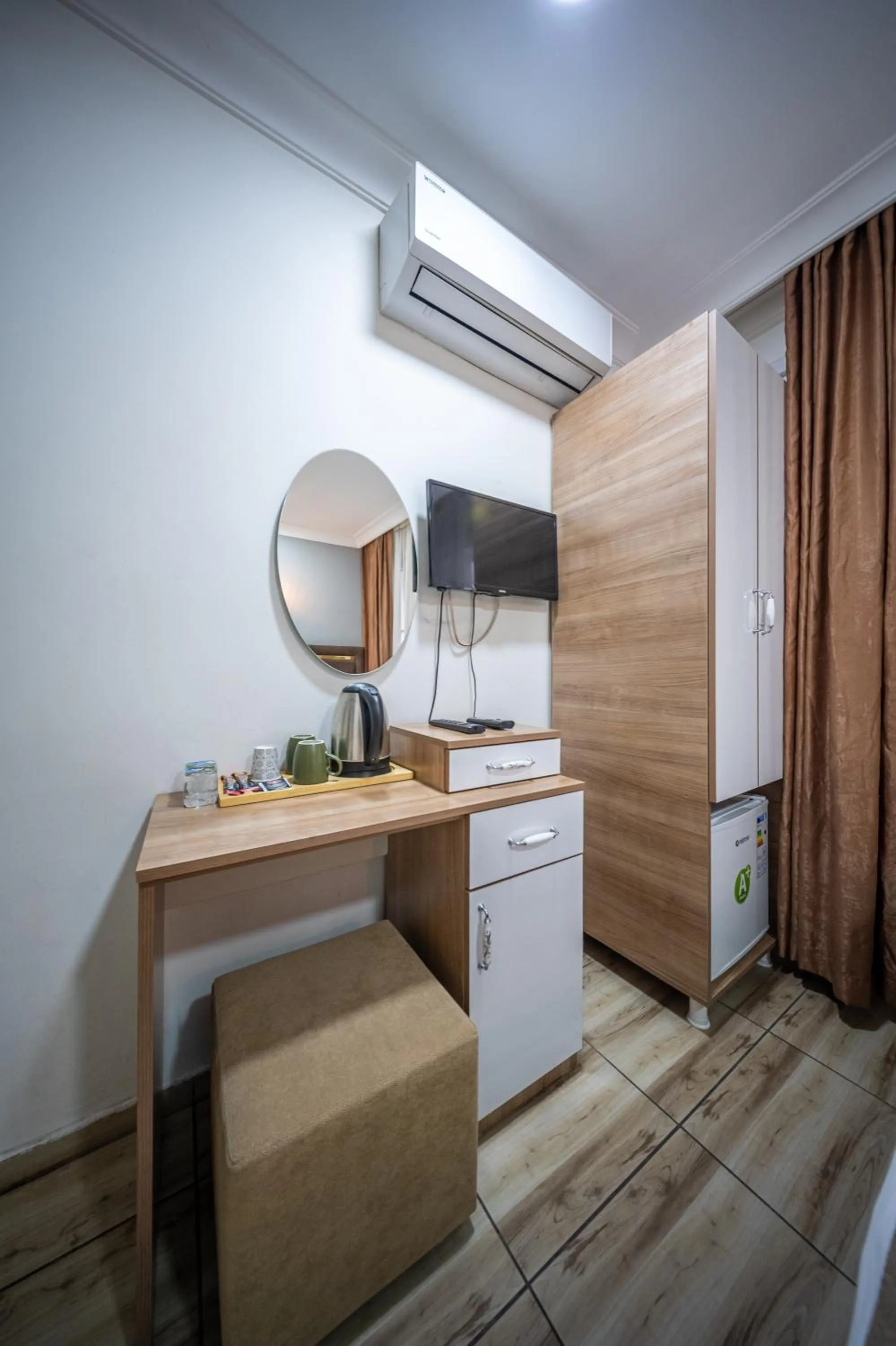 TV and multimedia in LAOS OTEL