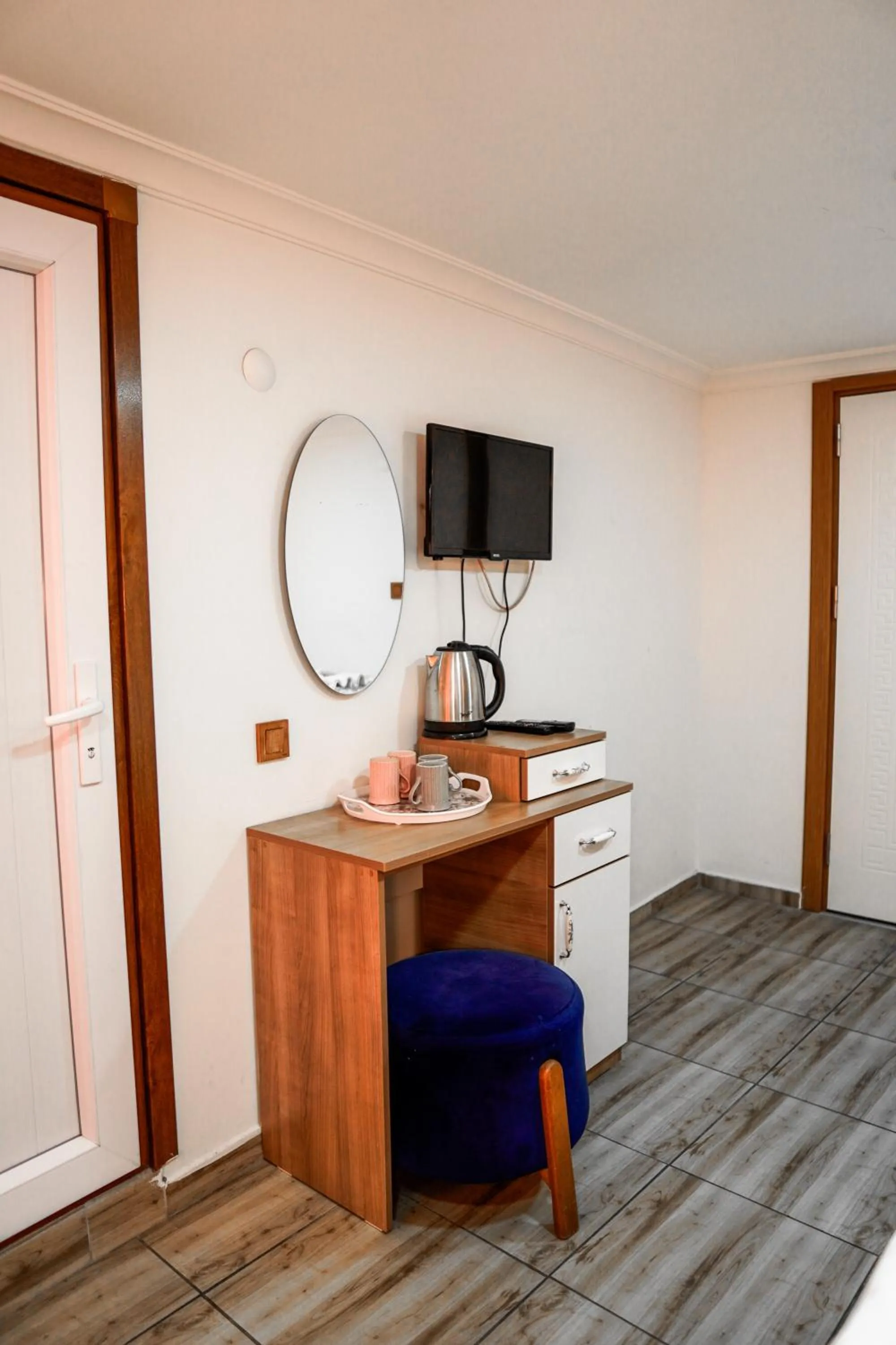 TV and multimedia in LAOS OTEL