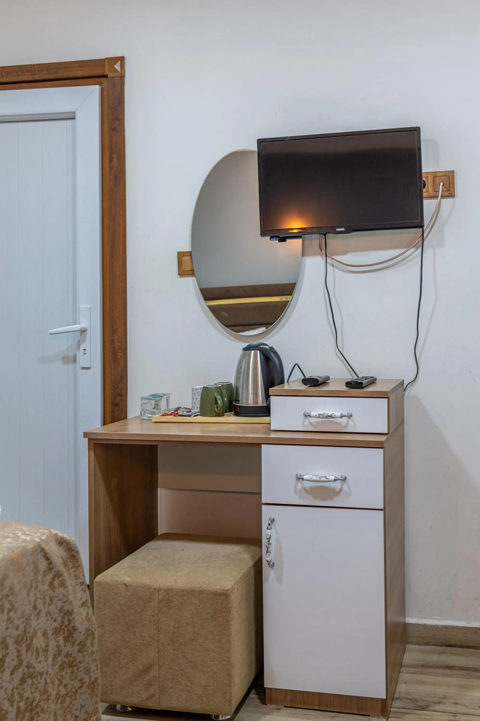 TV and multimedia in LAOS OTEL