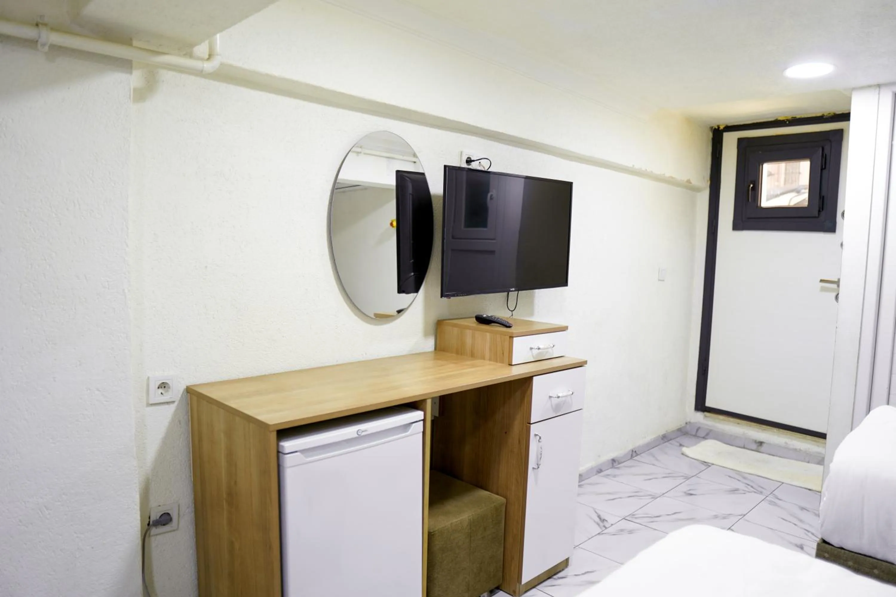 TV and multimedia, Bed in LAOS OTEL