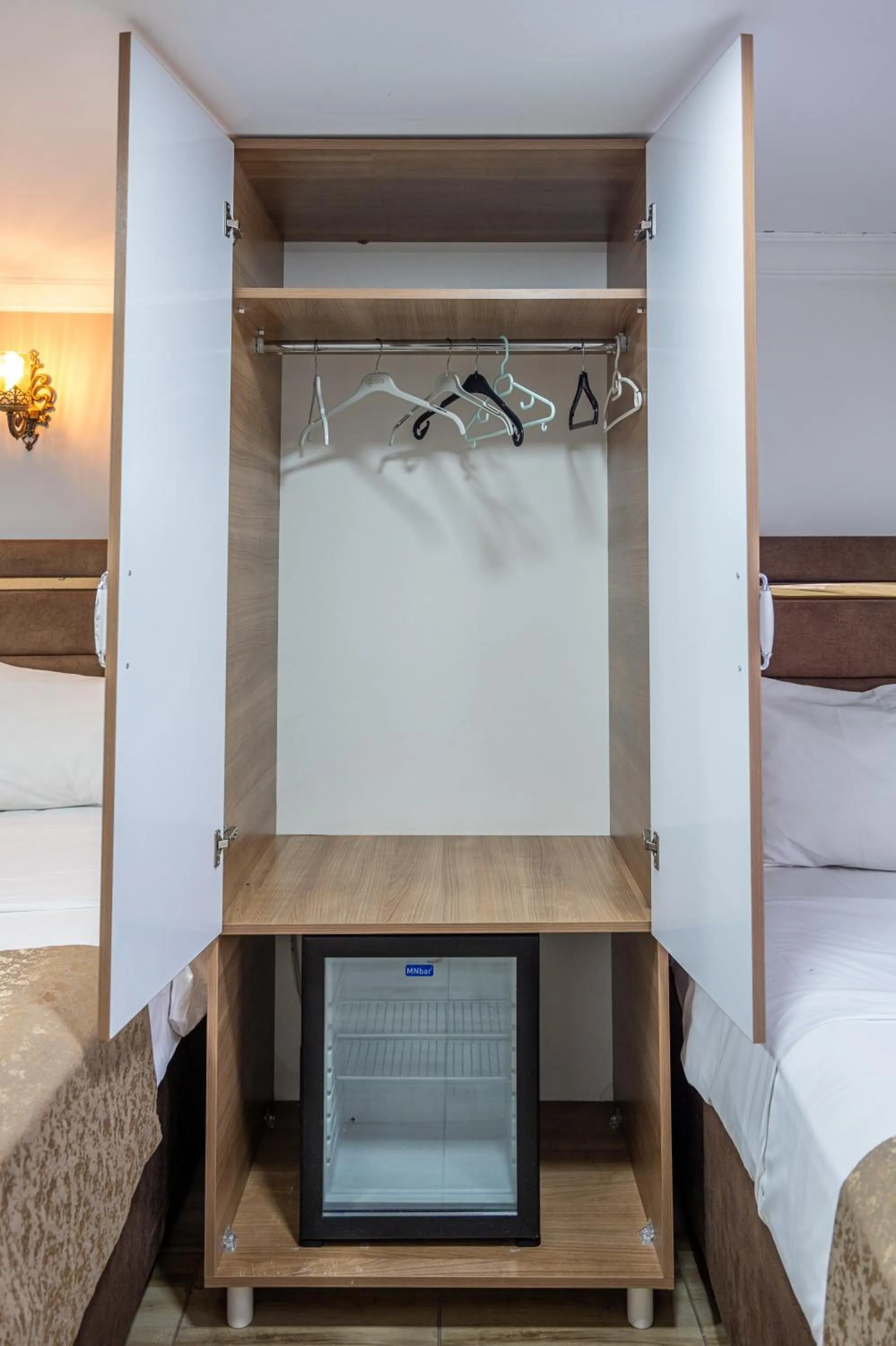 wardrobe, Bed in LAOS OTEL