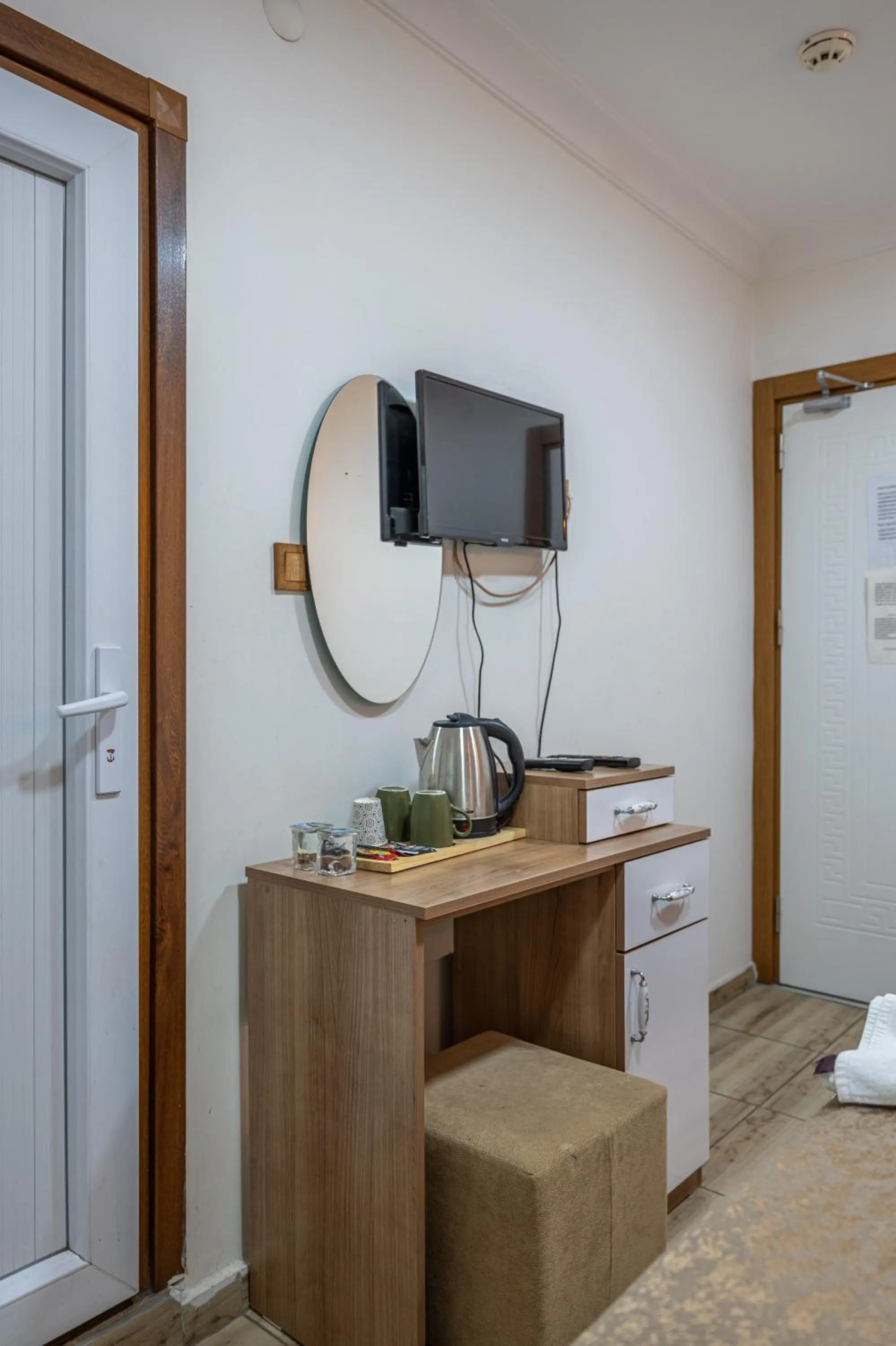 Communal lounge/ TV room in LAOS OTEL