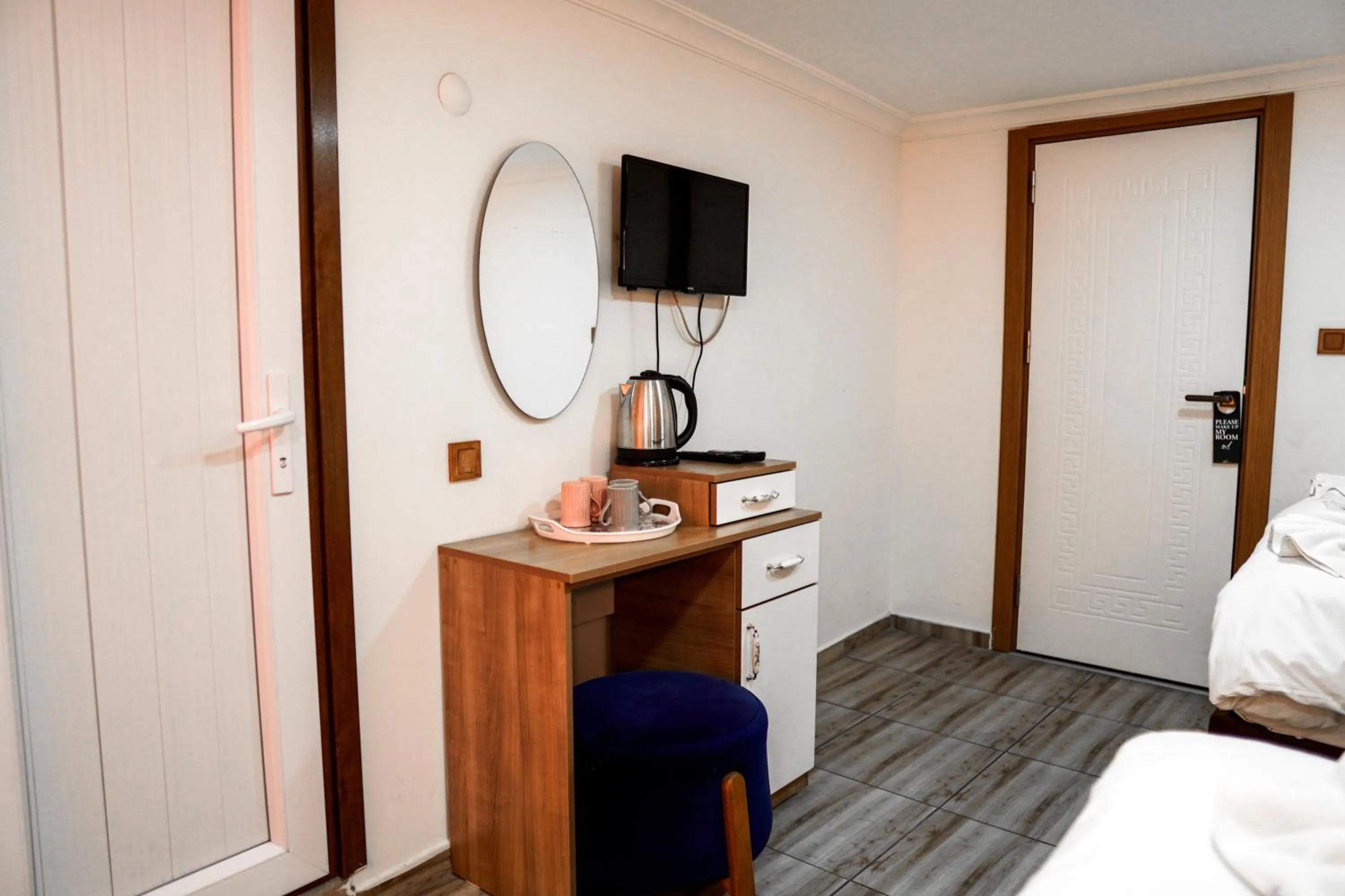 TV and multimedia, Bed in LAOS OTEL