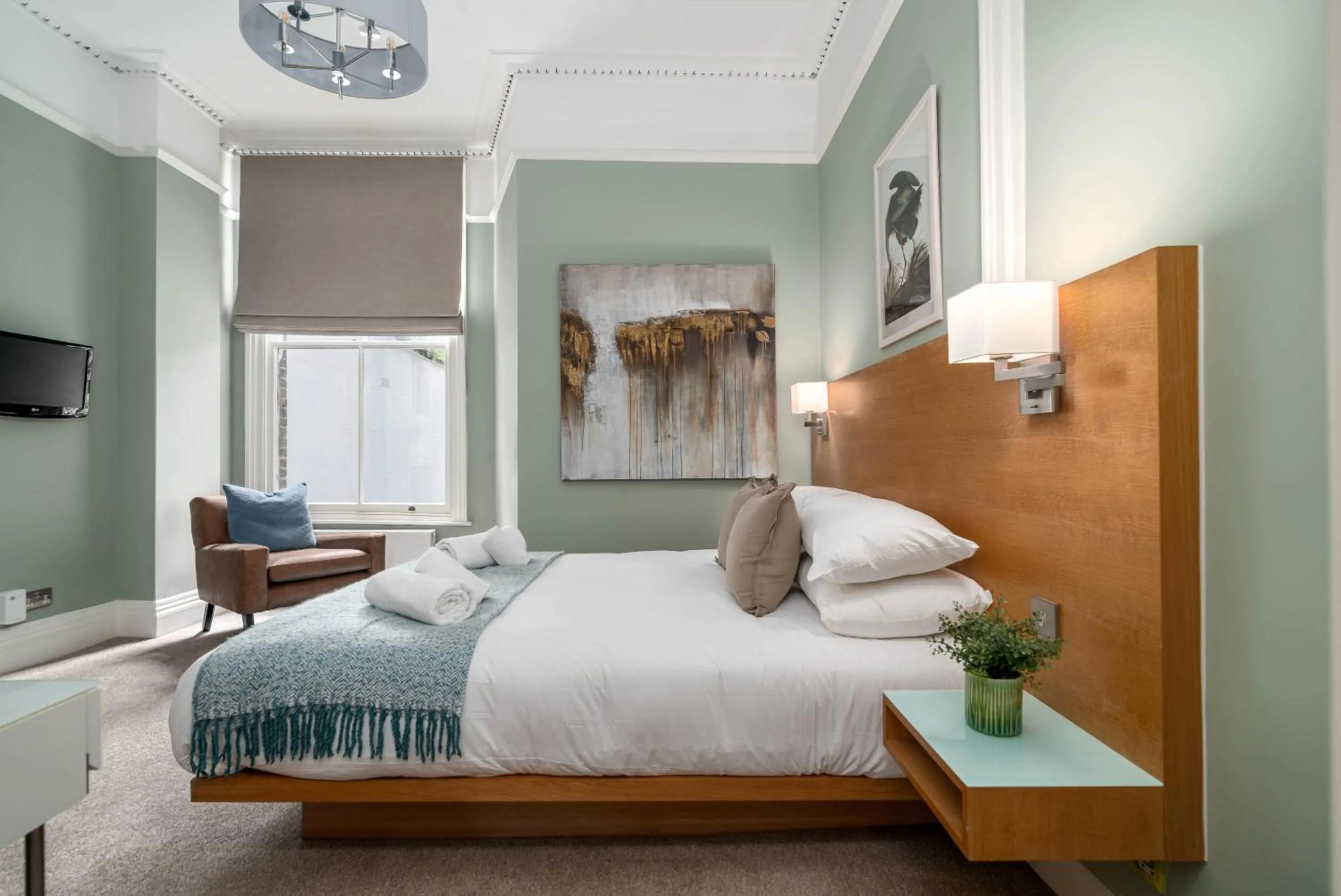 Bedroom, Bed in 5 Doughty Street - Urban Apartments