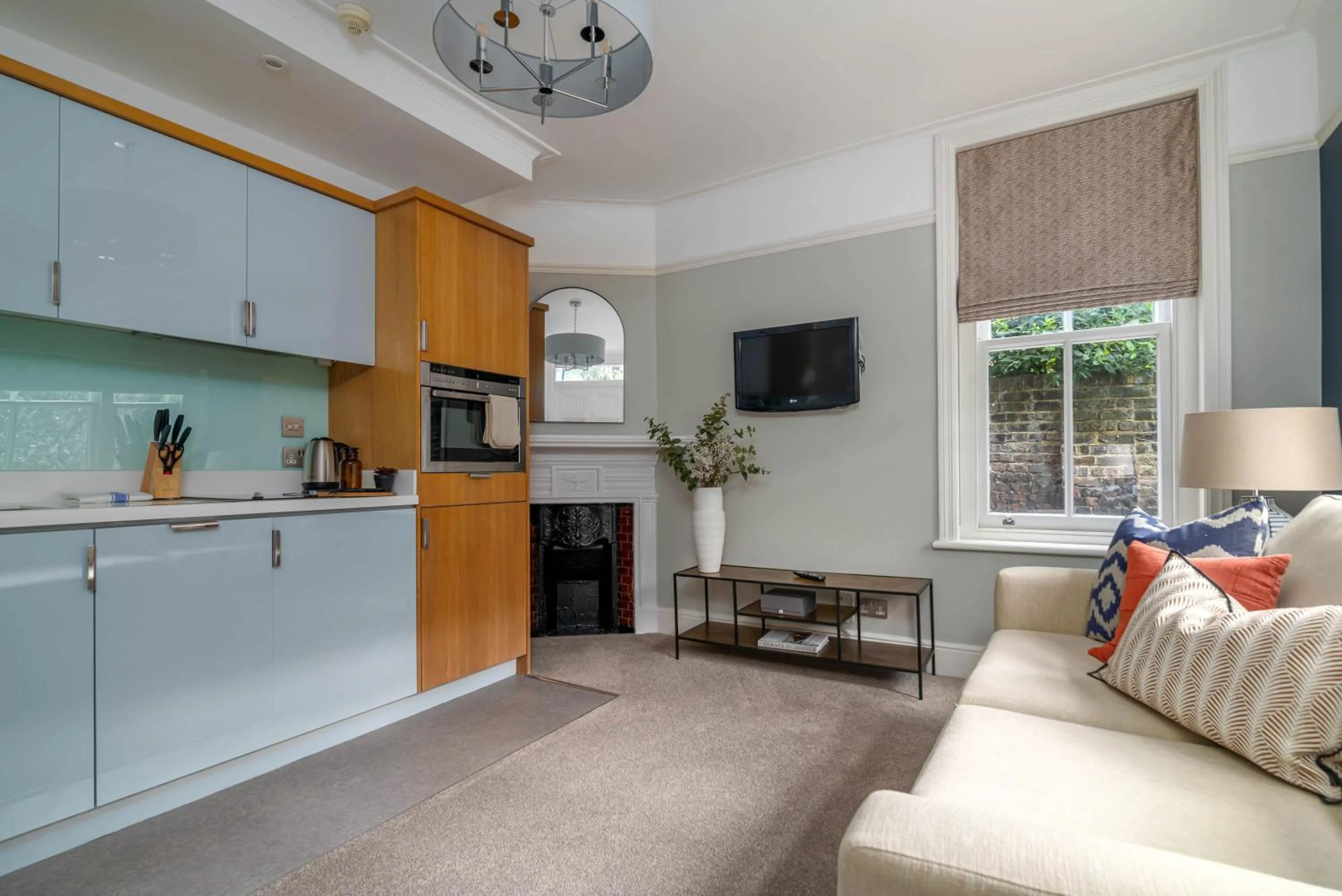 Kitchen or kitchenette in 5 Doughty Street - Urban Apartments