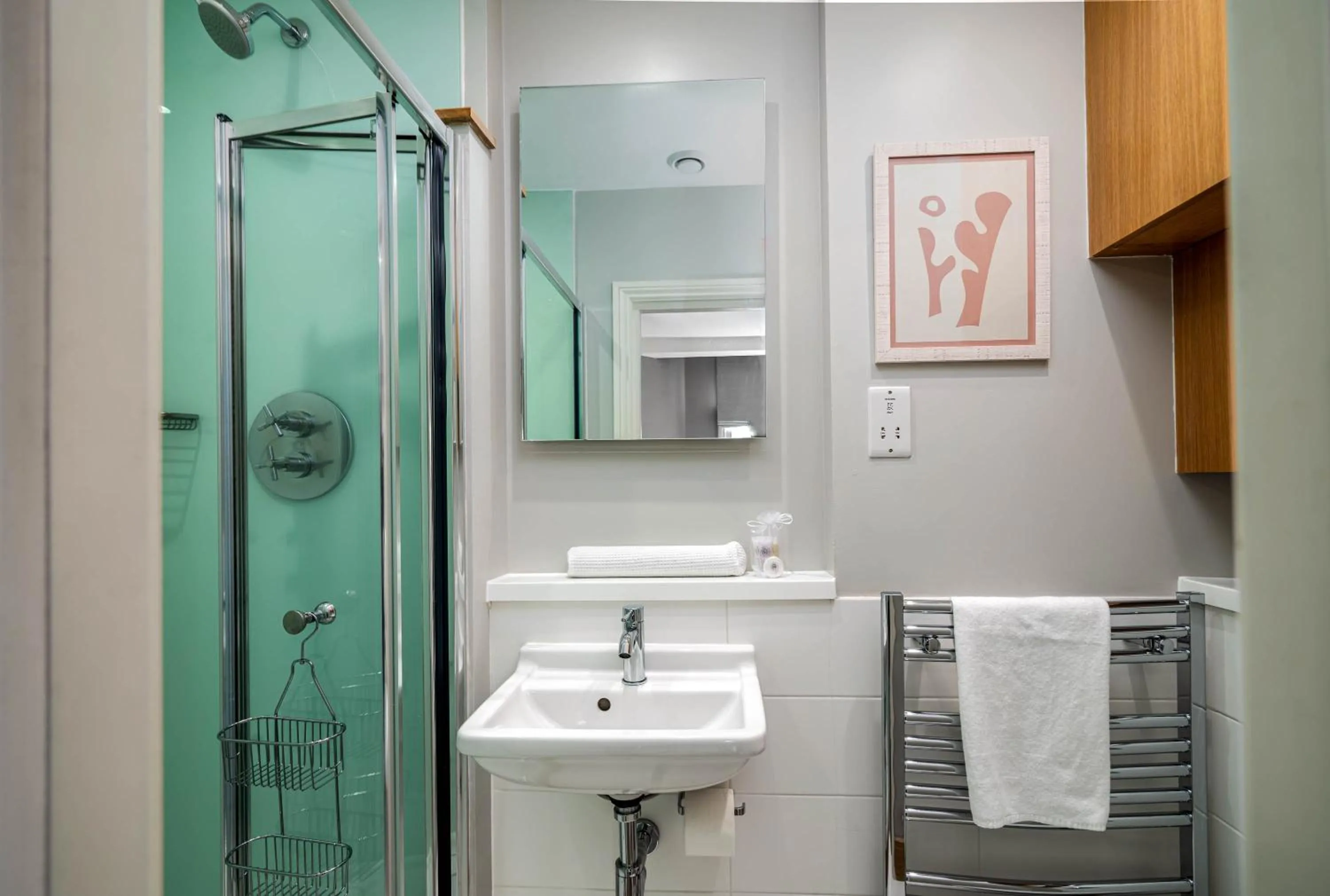Bathroom in 5 Doughty Street - Urban Apartments