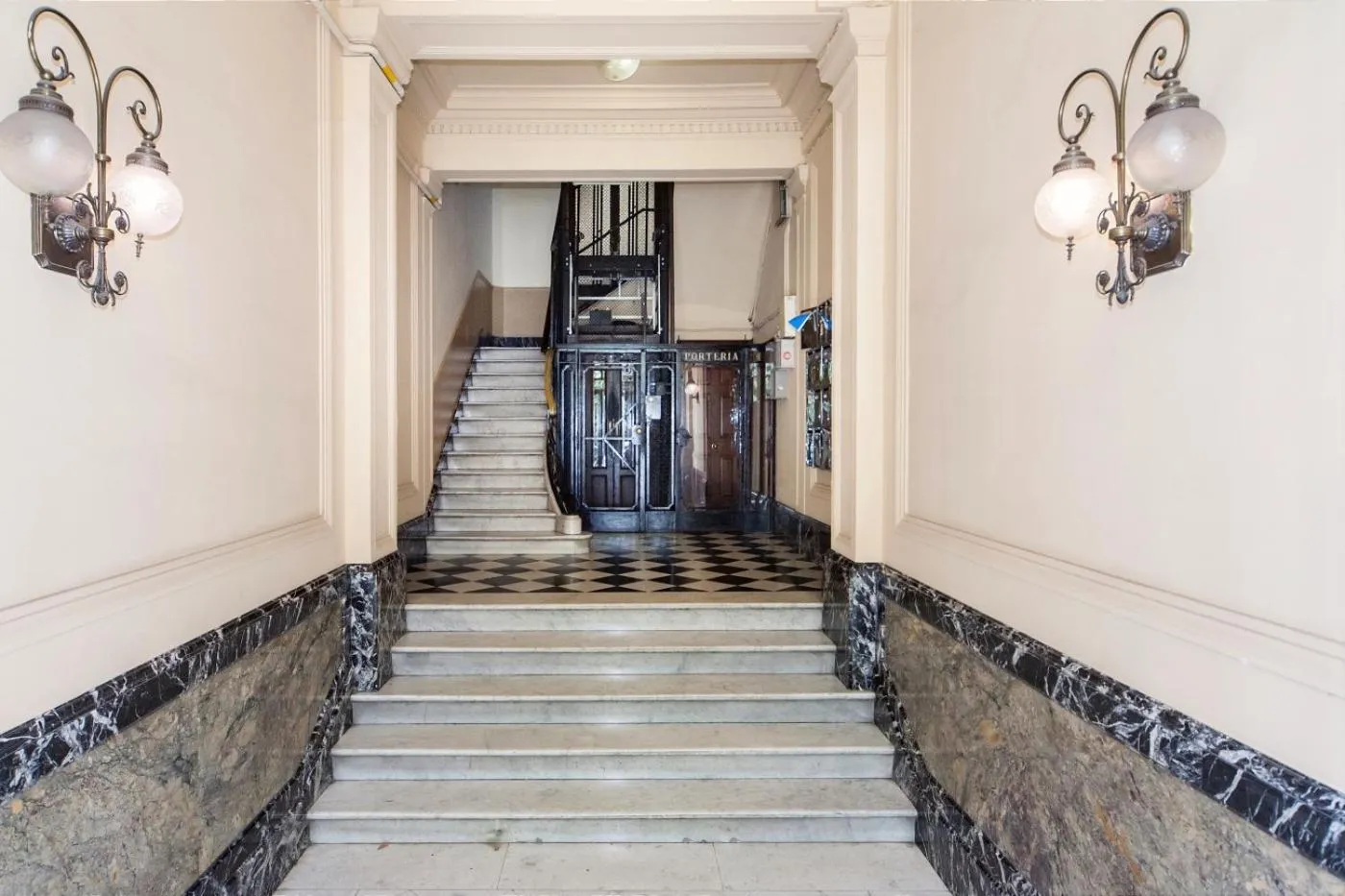 Facade/entrance in Casp Green House