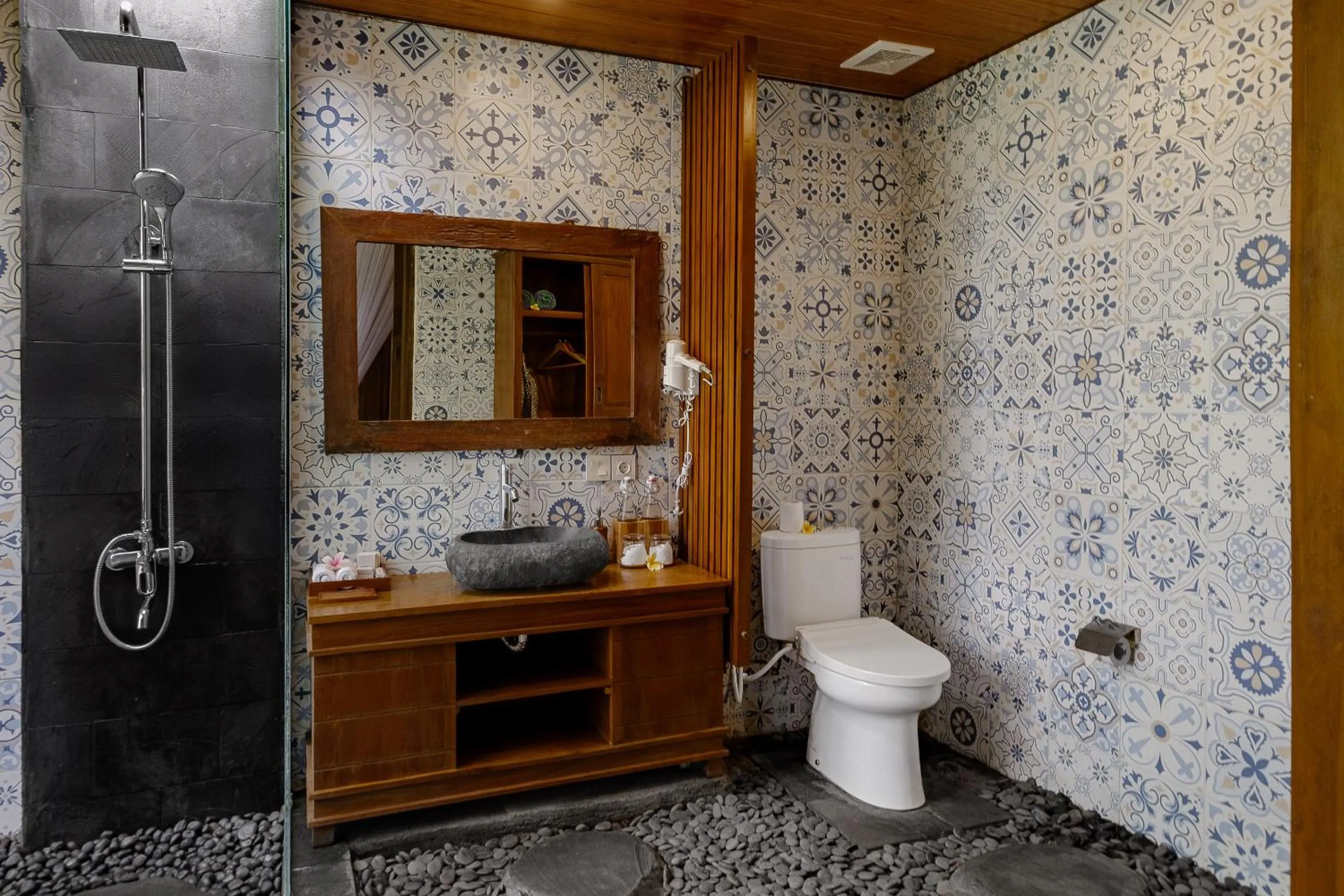 Shower in Anandari Ubud Villa