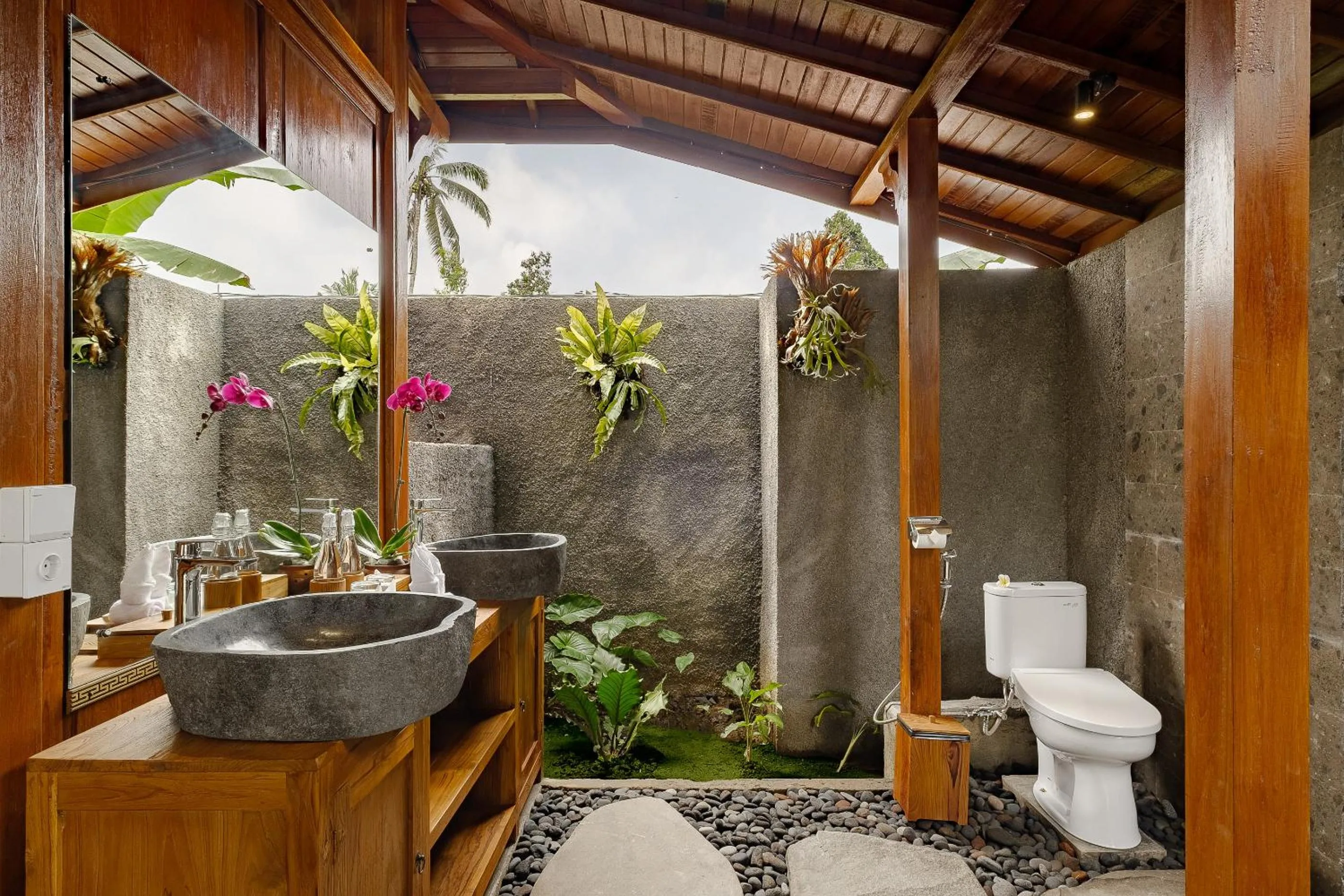 Toilet in Anandari Ubud Villa