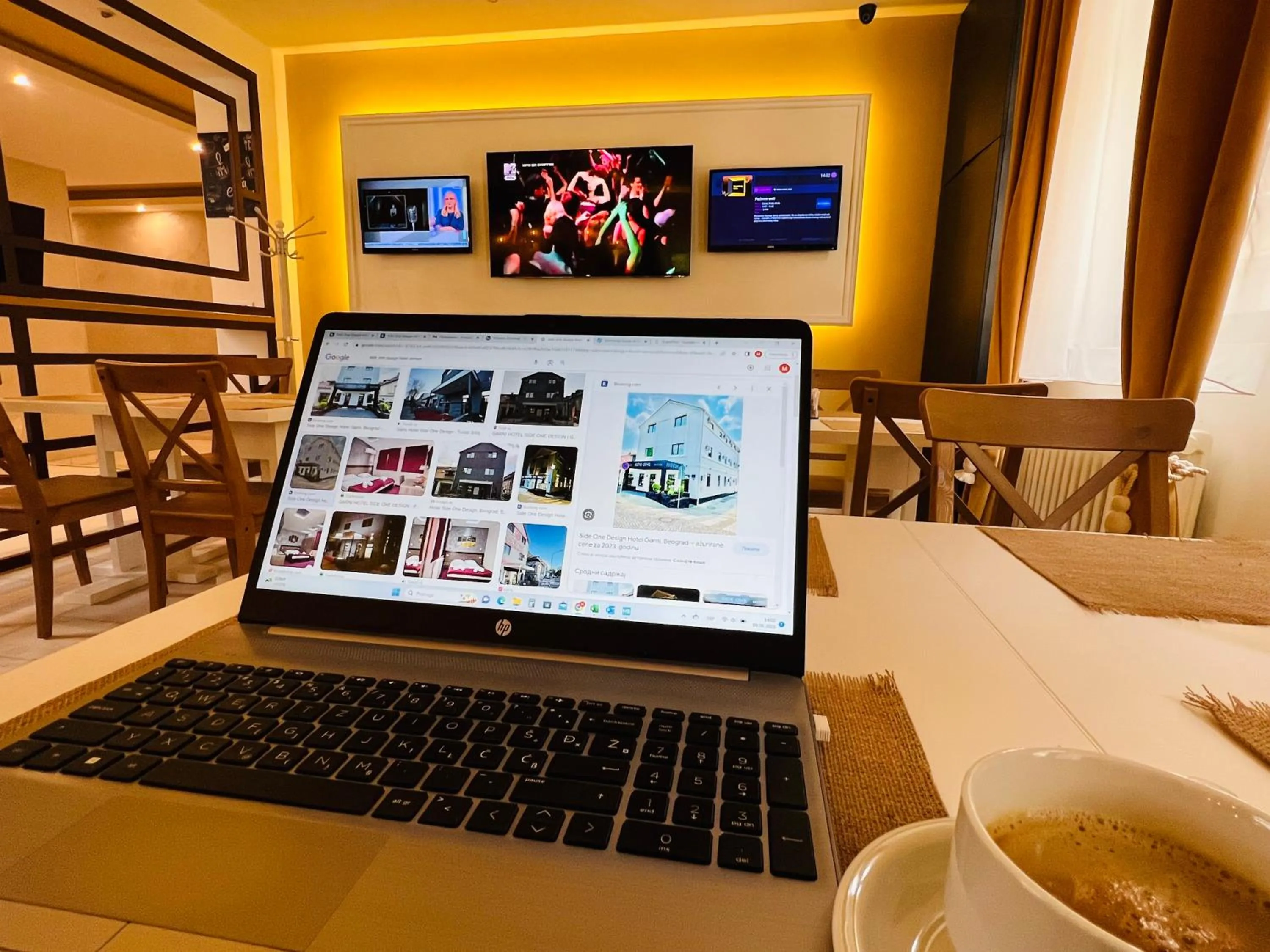 Restaurant/places to eat in Side One Design Hotel Garni