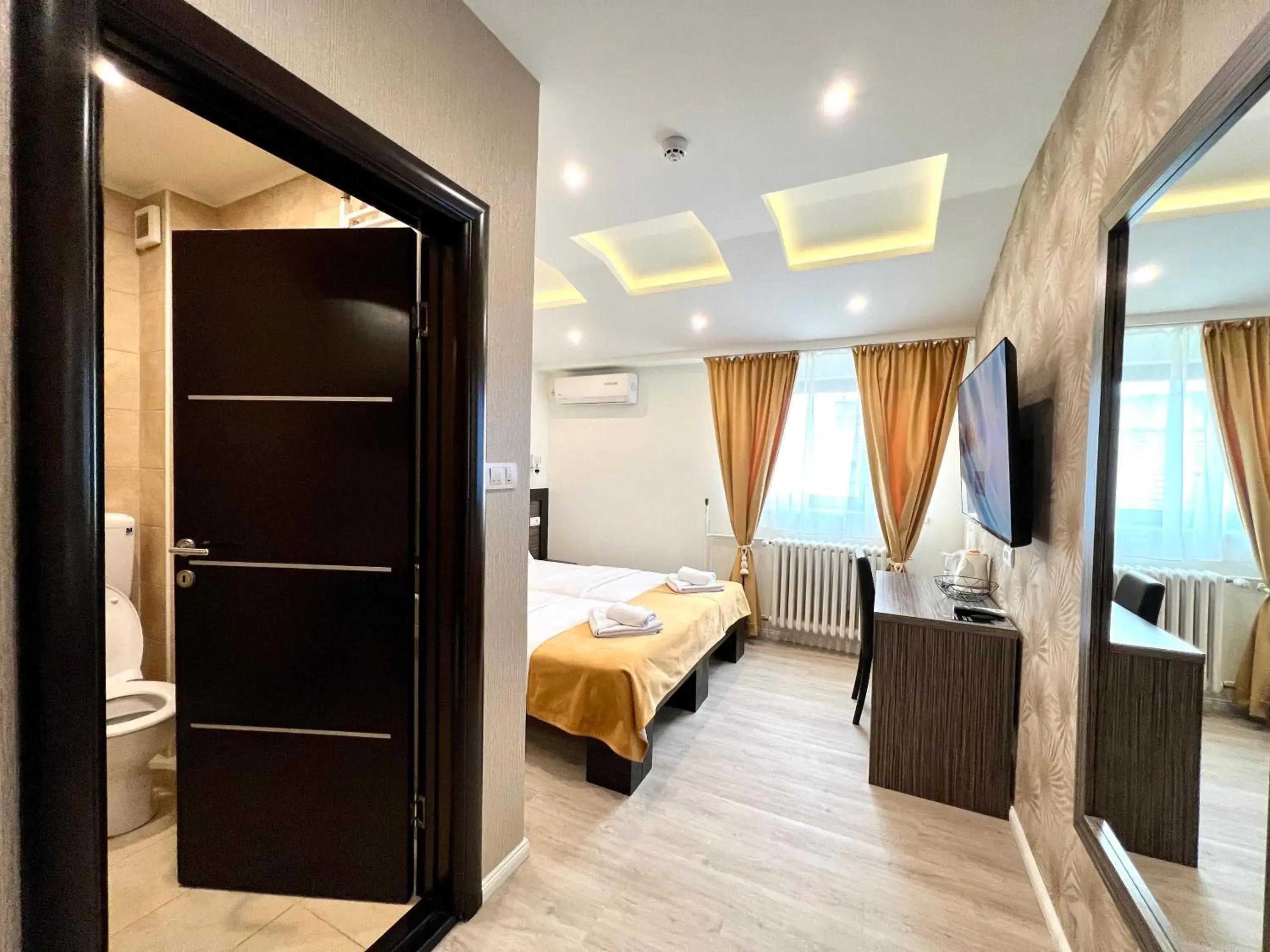 Bedroom, Bed in Side One Design Hotel Garni Bedroom, Bed in Side One Design Hotel Garni