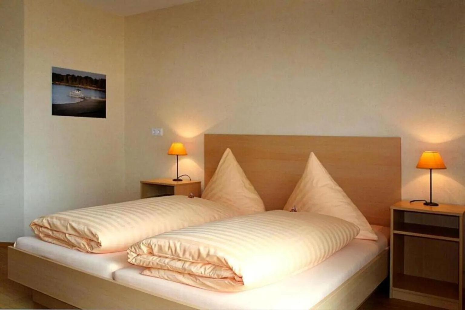 Bedroom, Bed in Bernsteinsee Hotel and Ferien by Palette Resorts