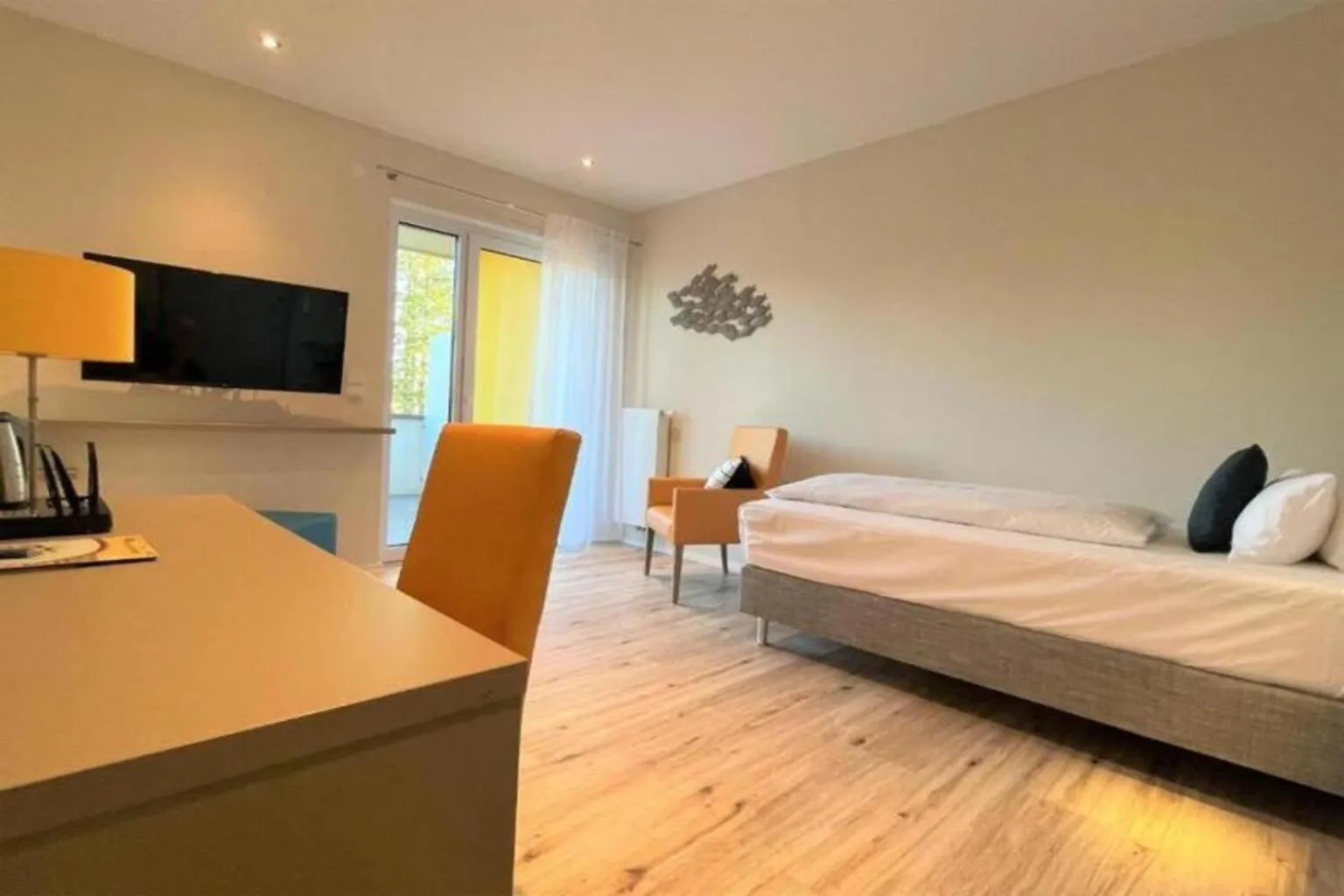 Bedroom, Bed in Bernsteinsee Hotel and Ferien by Palette Resorts