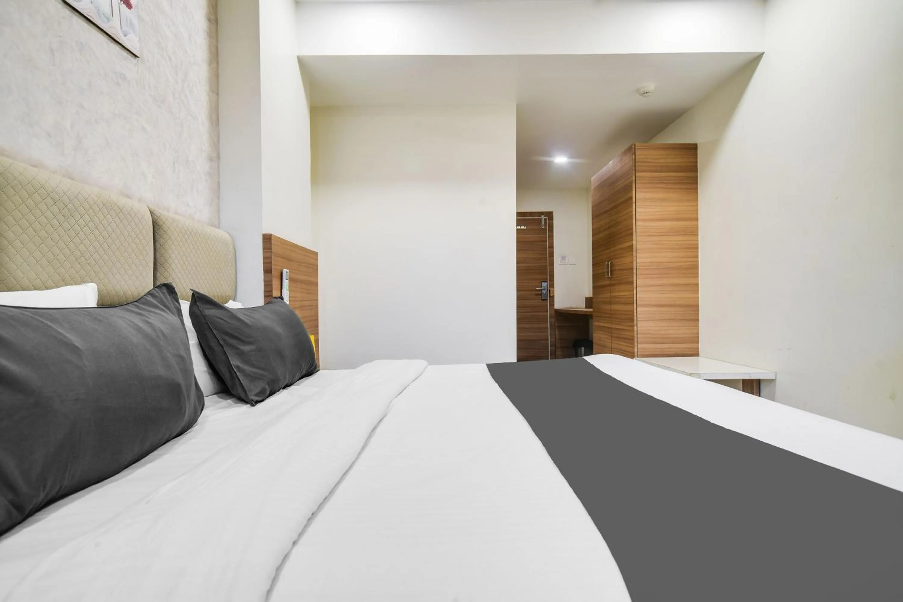 Bedroom, Bed in Townhouse Oak PTC Indore Junction