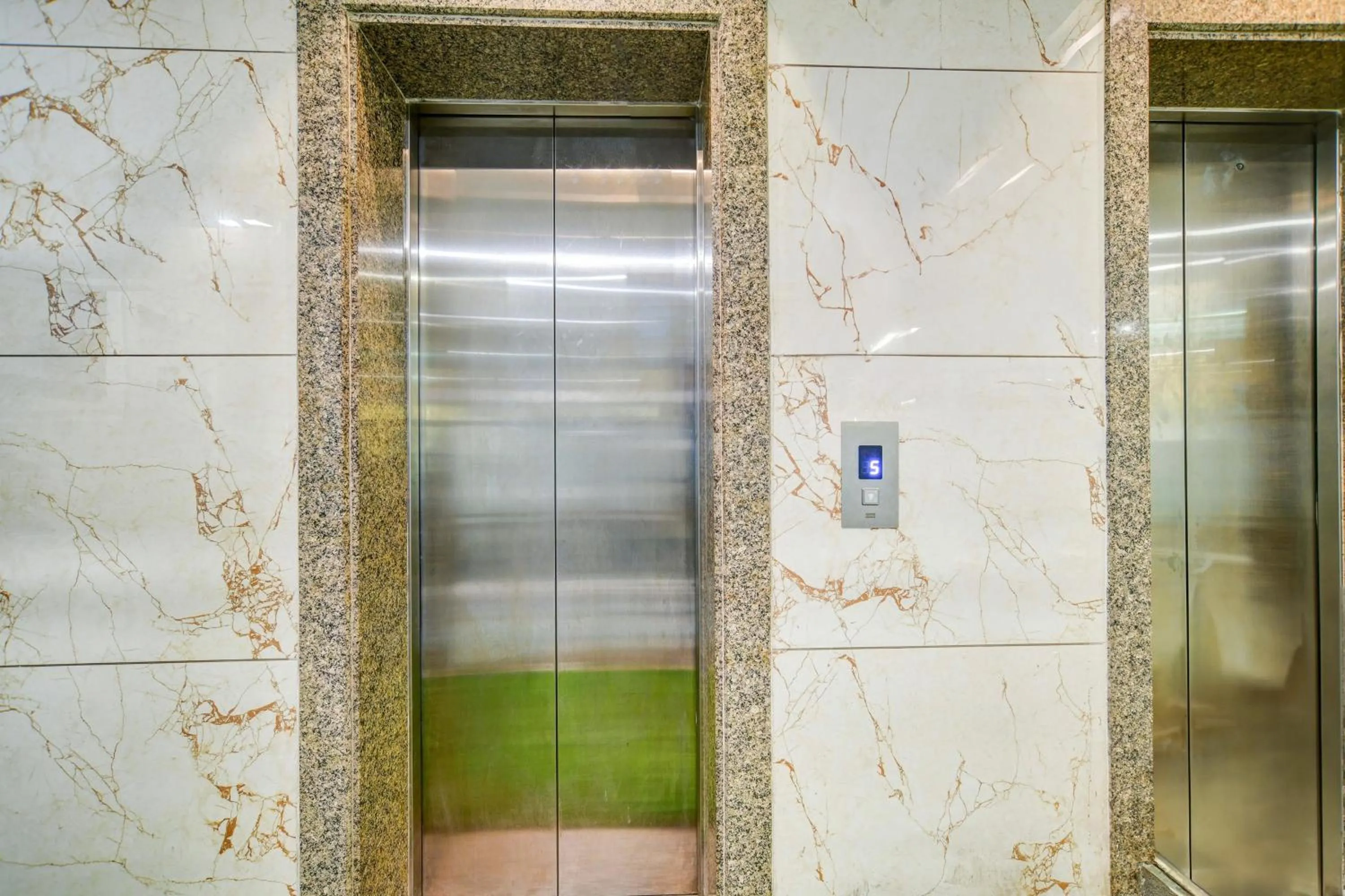 Lobby or reception in Townhouse Oak PTC Indore Junction