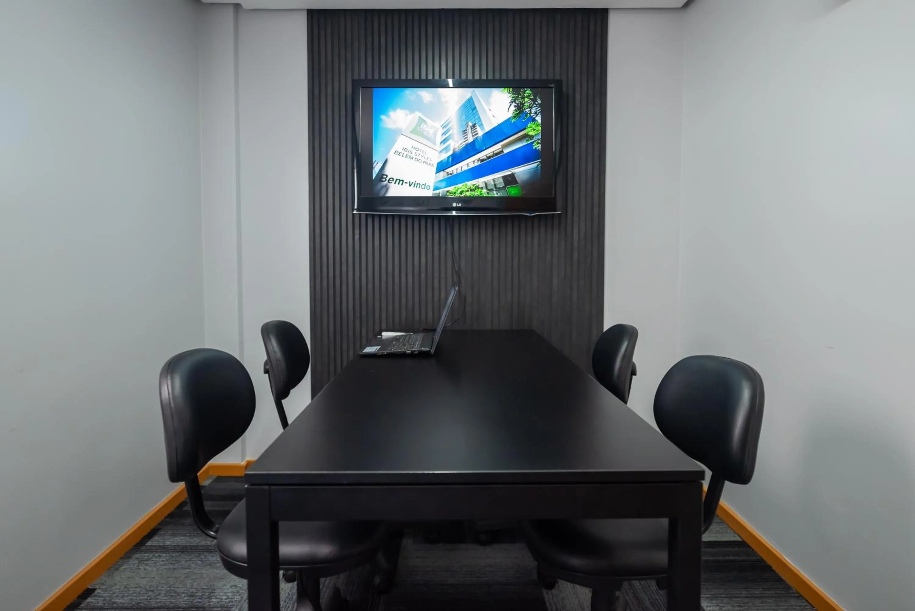 Meeting/conference room in ibis Styles Belém do Pará
