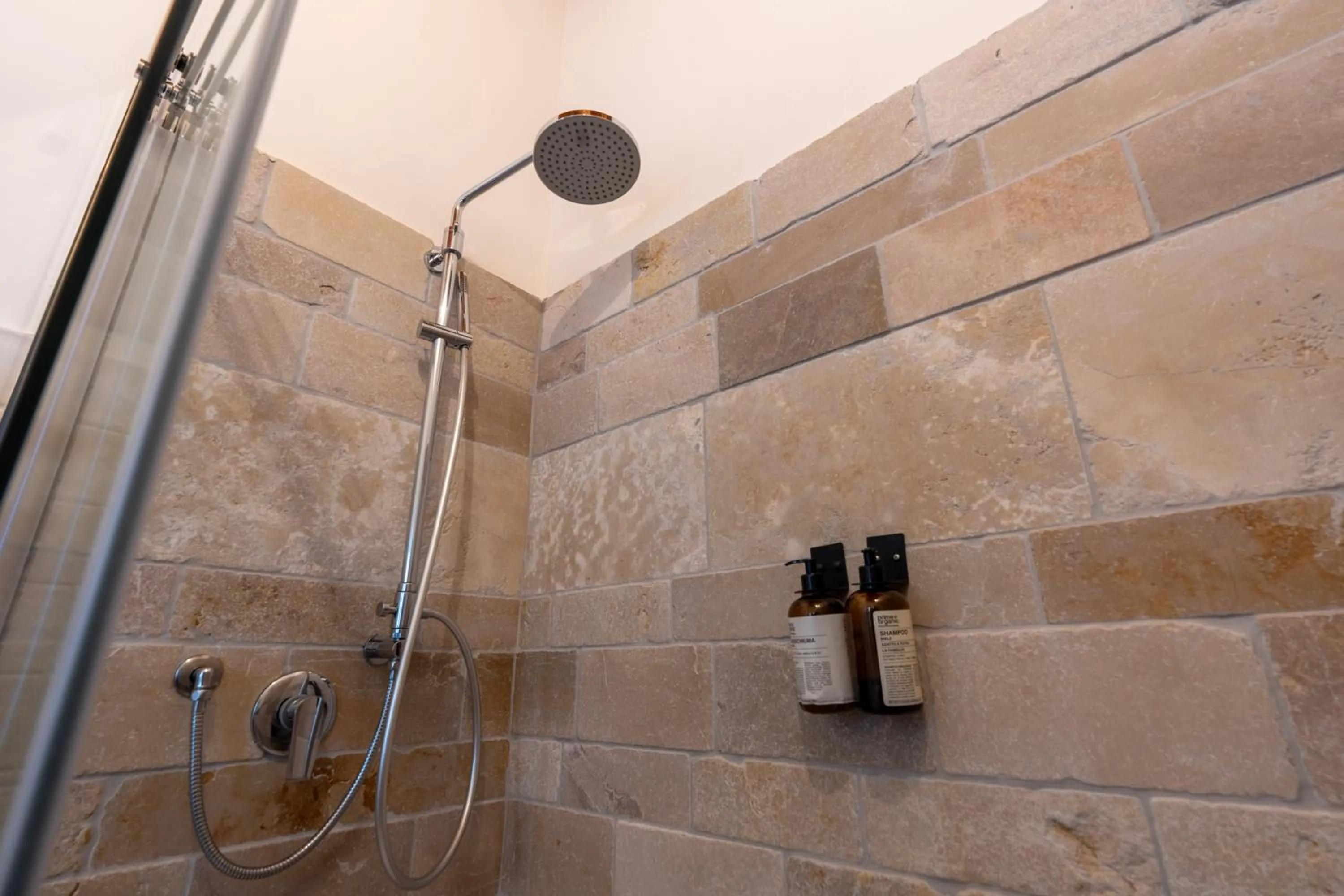 Shower in B&B Palazzo Vittoria