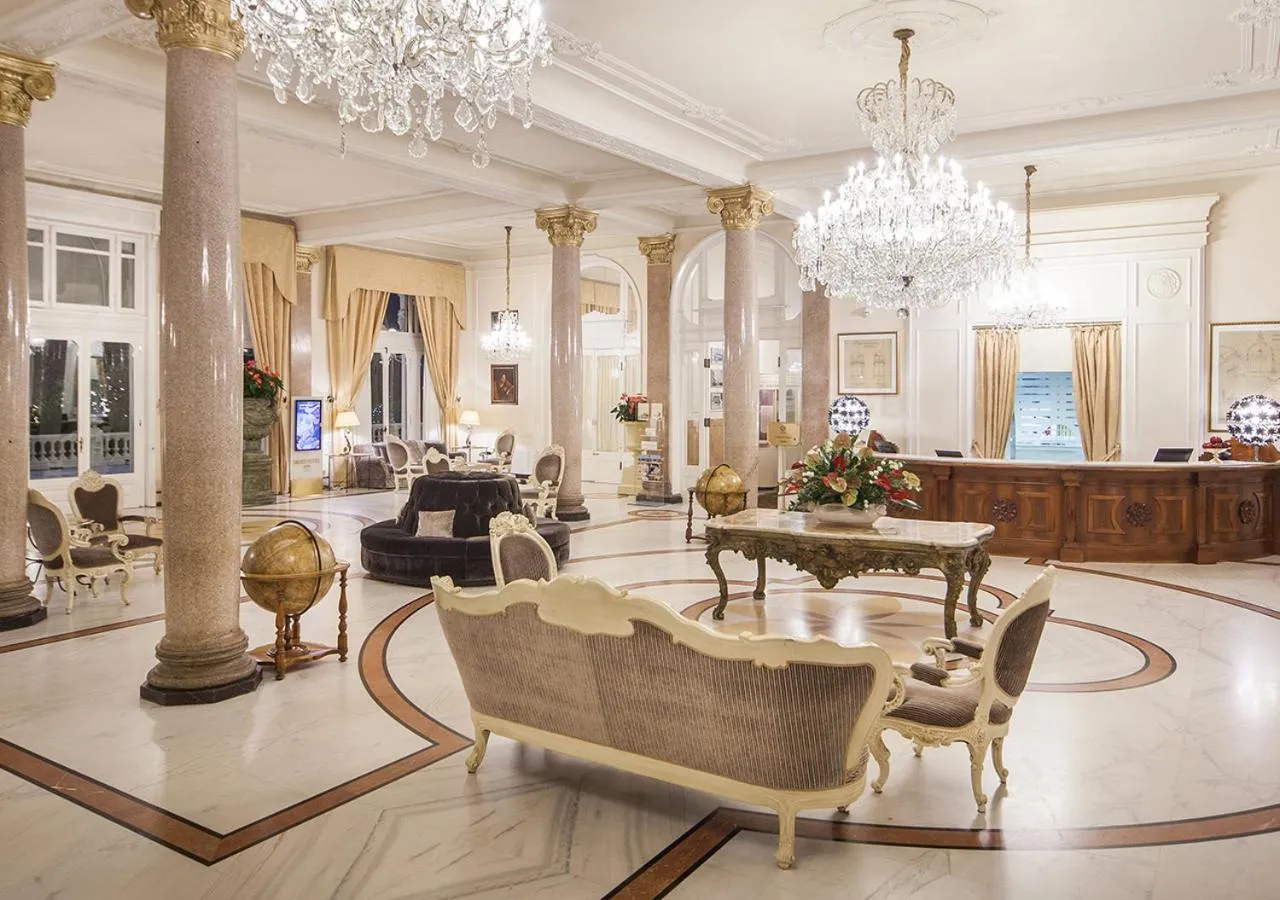 Communal lounge/ TV room in Grand Hotel Rimini