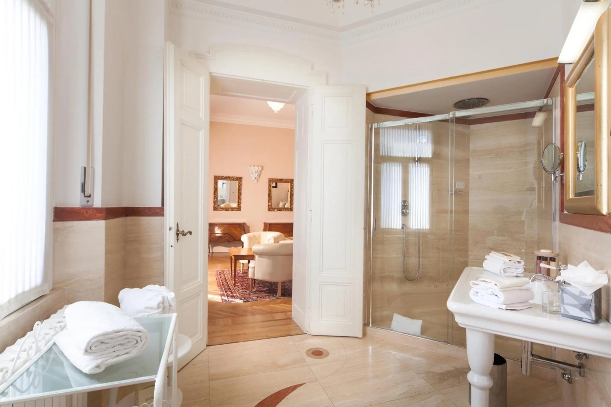 Bathroom, Bed in Grand Hotel Rimini