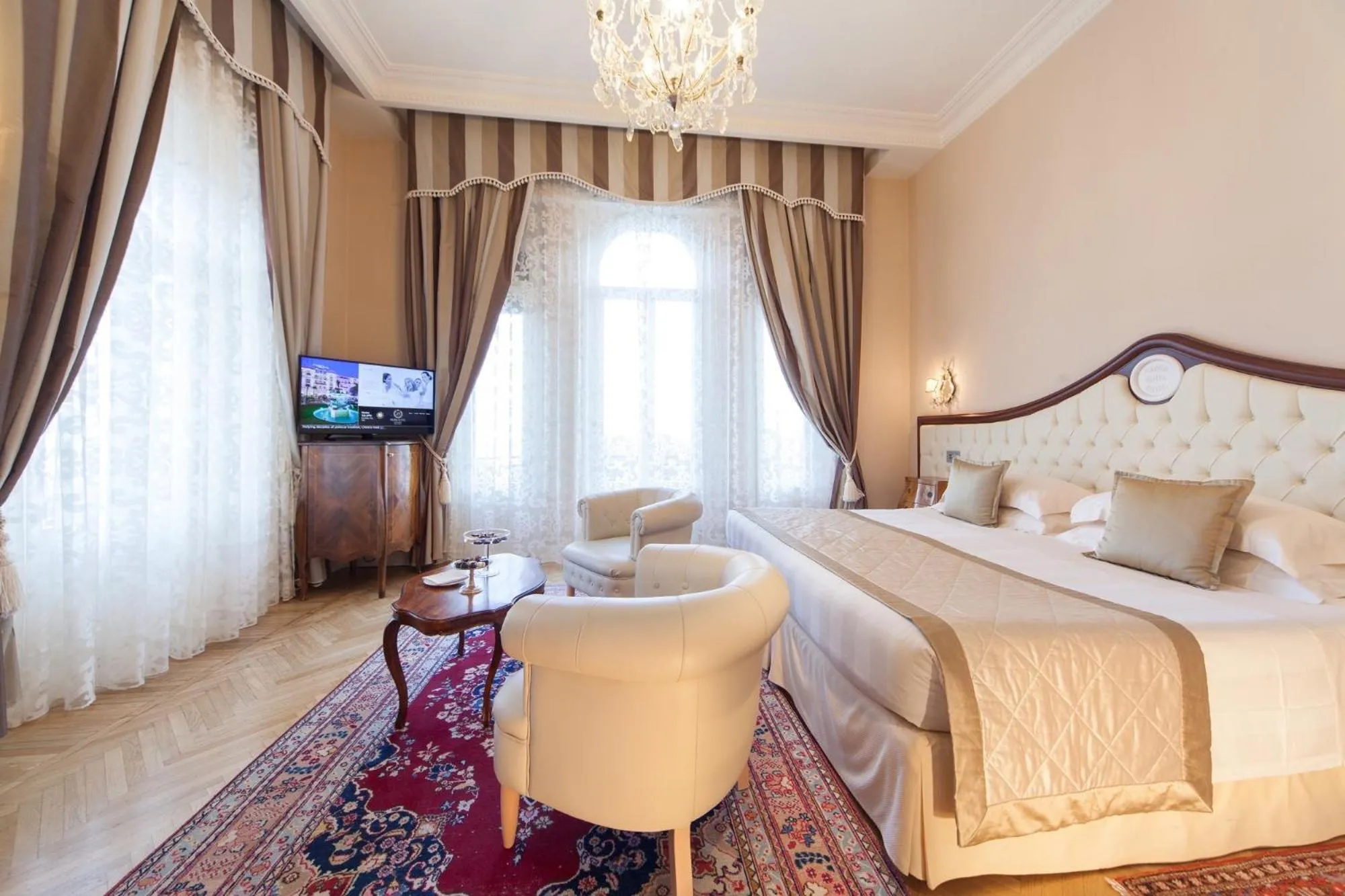 Photo of the whole room, Bed in Grand Hotel Rimini