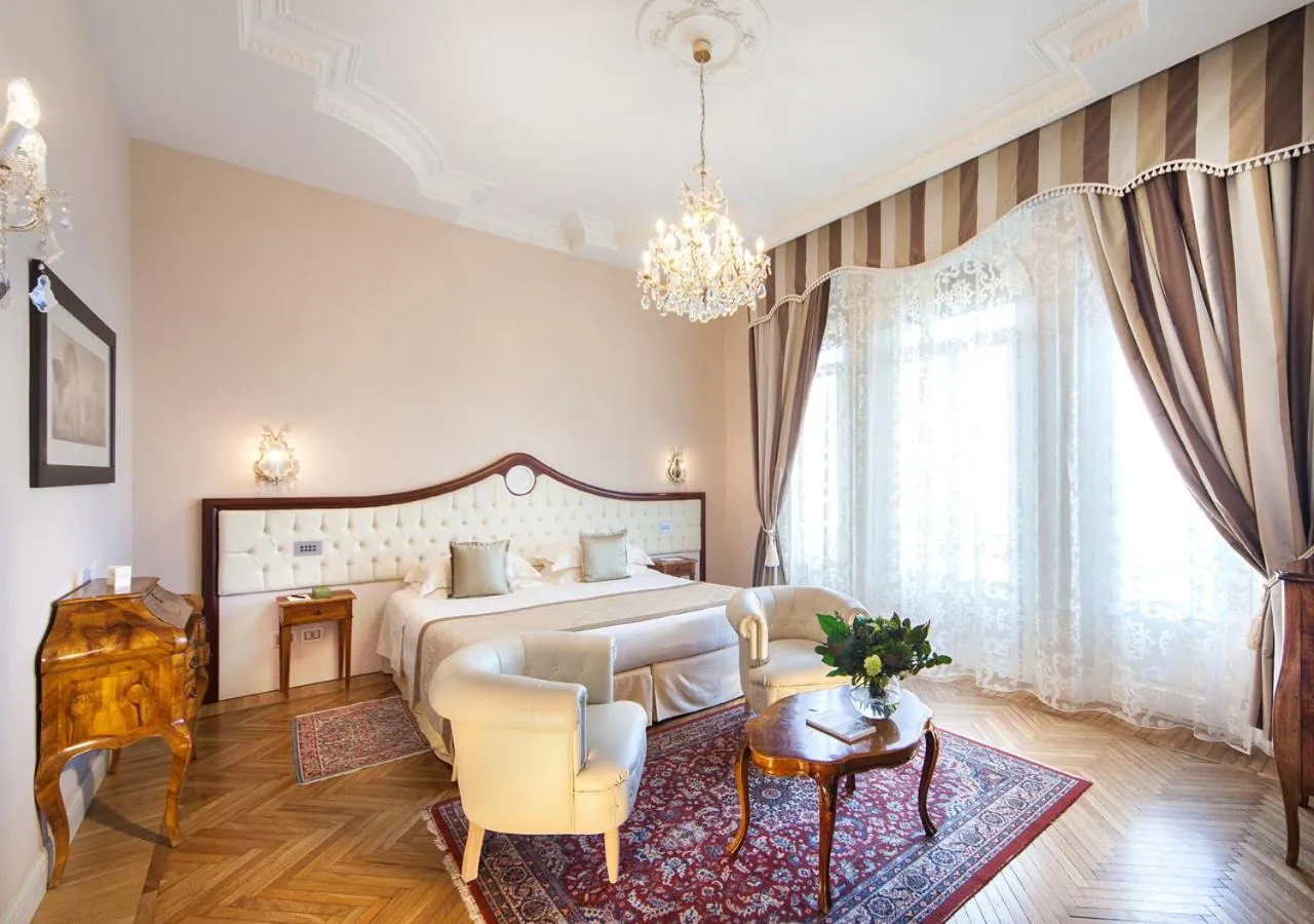 Bedroom, Bed in Grand Hotel Rimini