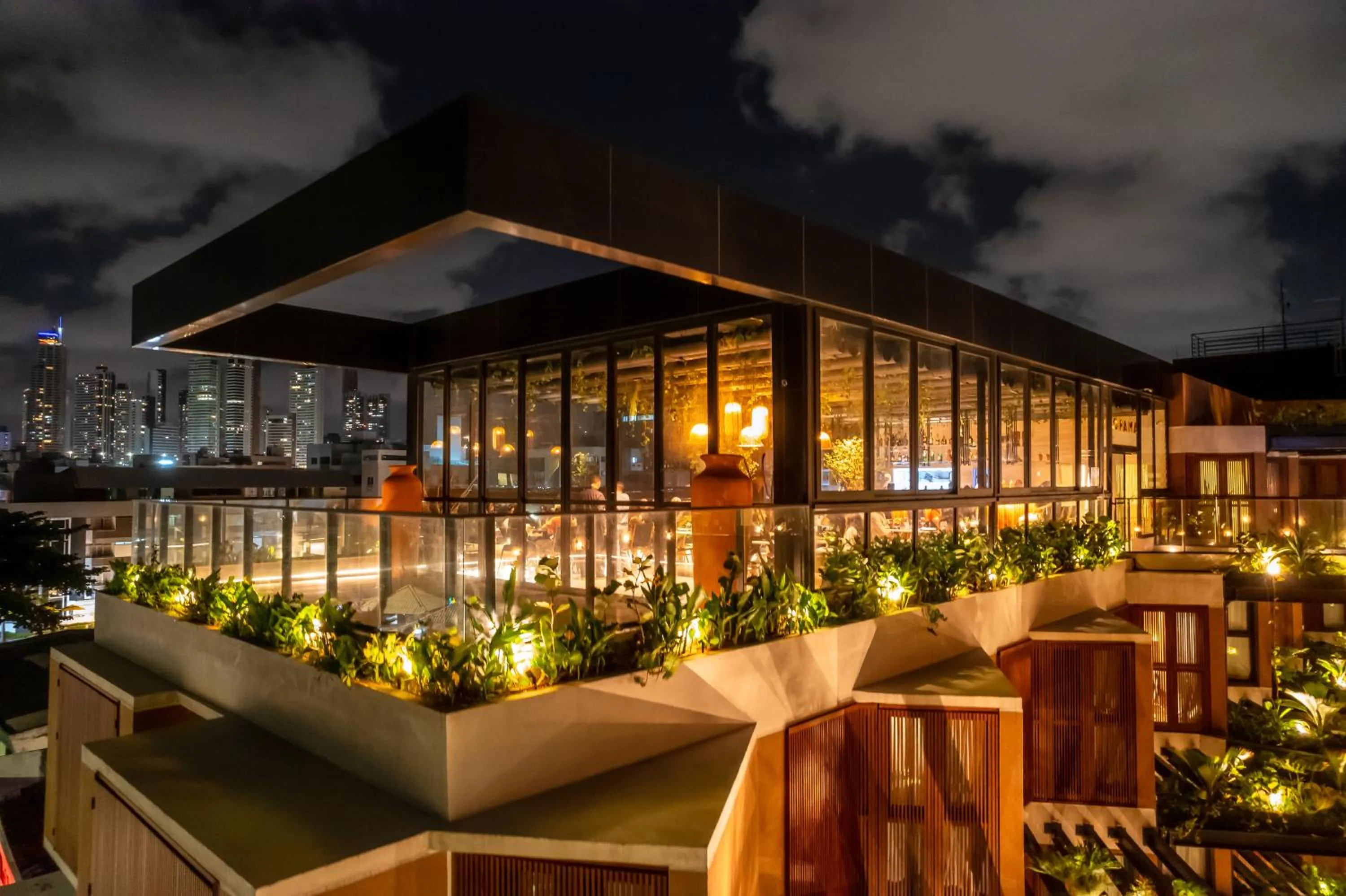 Restaurant/places to eat in BA'RA Hotel