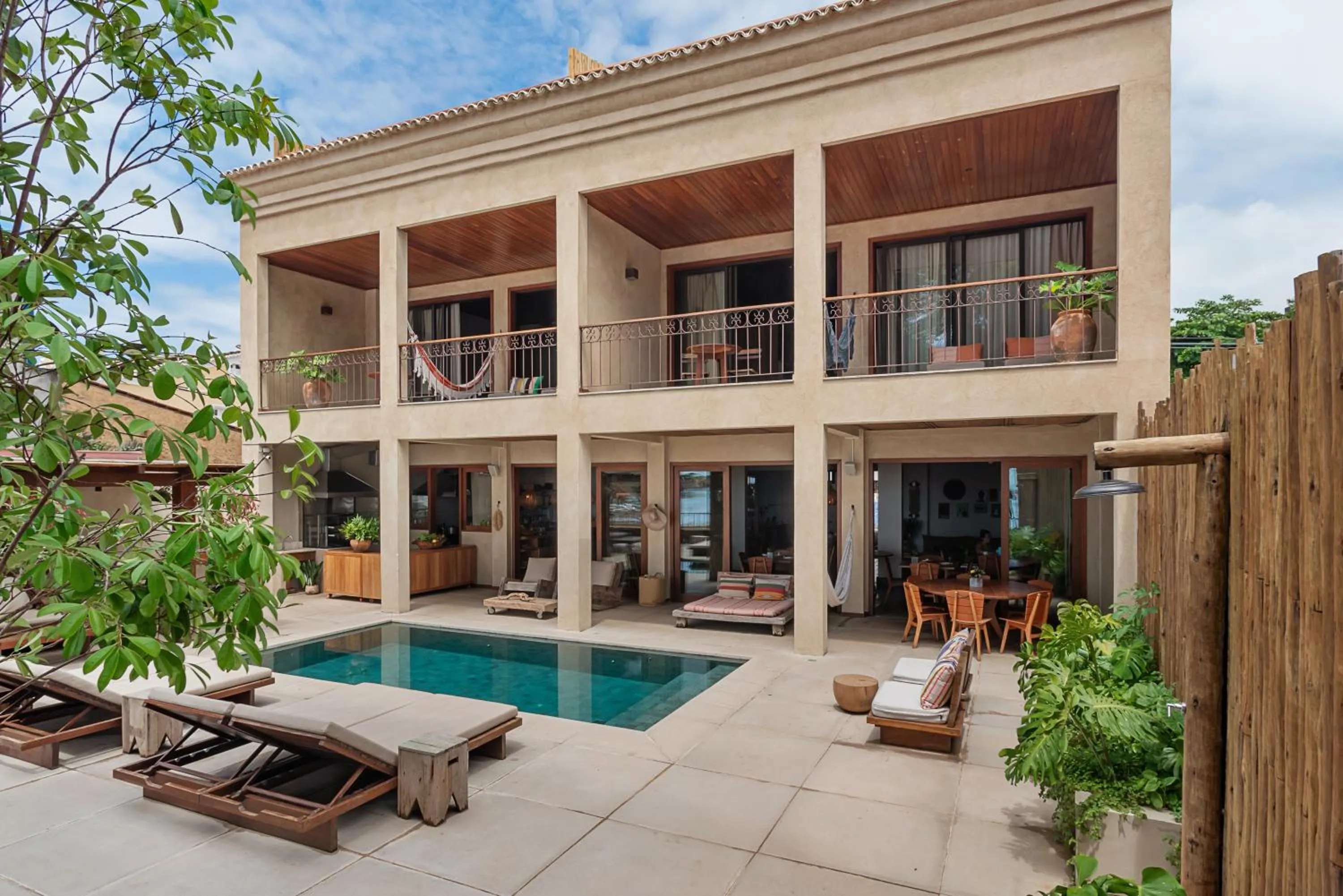 Swimming pool in Barracuda Boutique