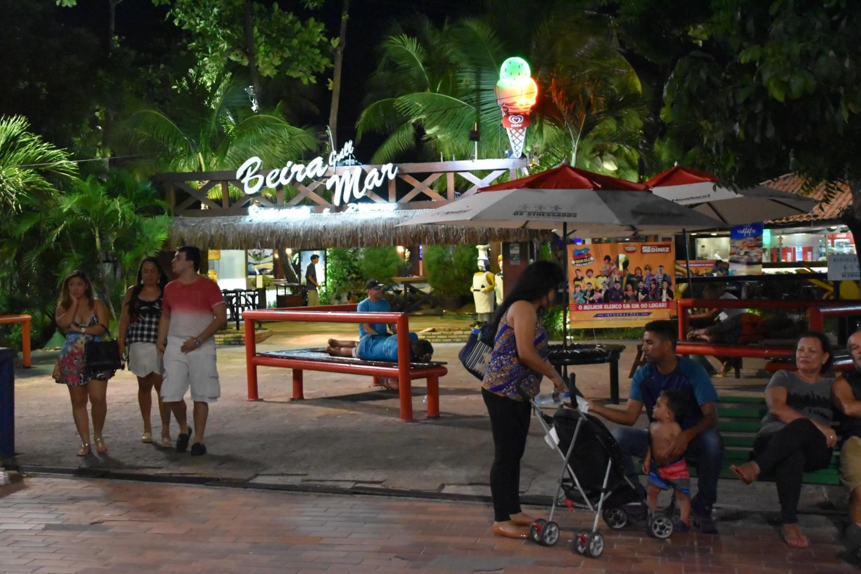 Shopping Area in Seaflats - Meireles - Villa Costeira