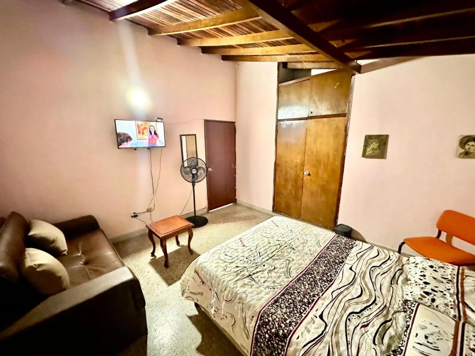 Photo of the whole room, Bed in Hostel Urban City Medellin