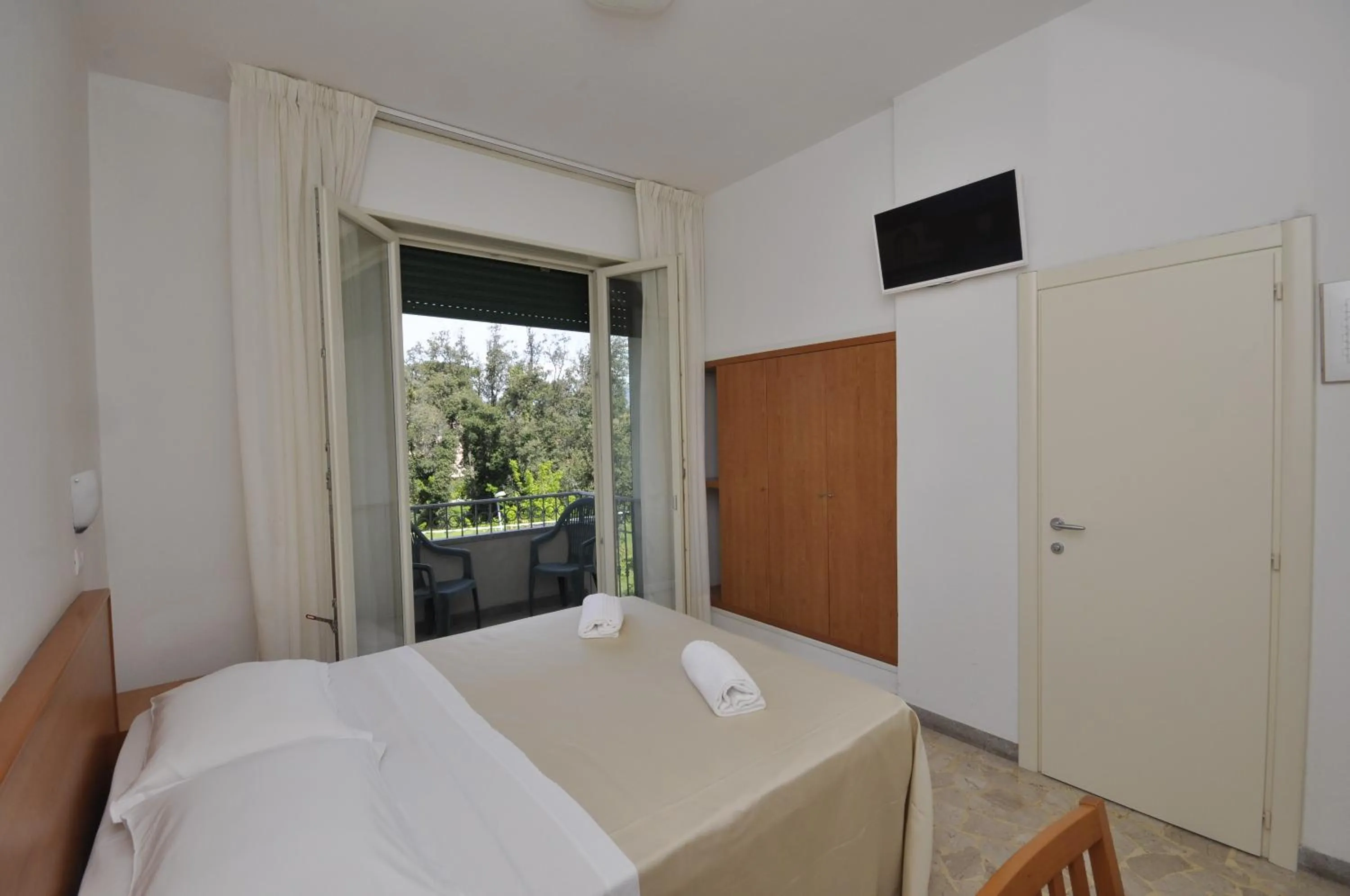 Bed in Hotel Airone