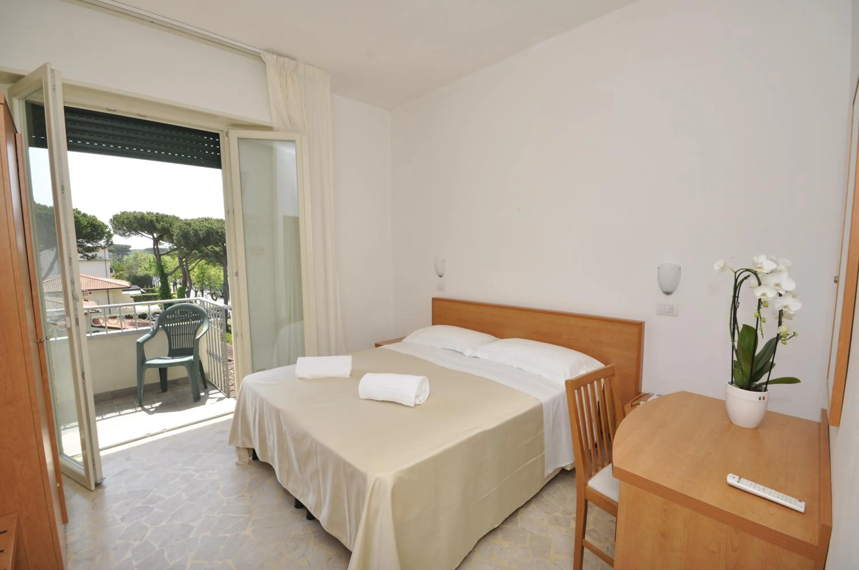 Bed in Hotel Airone