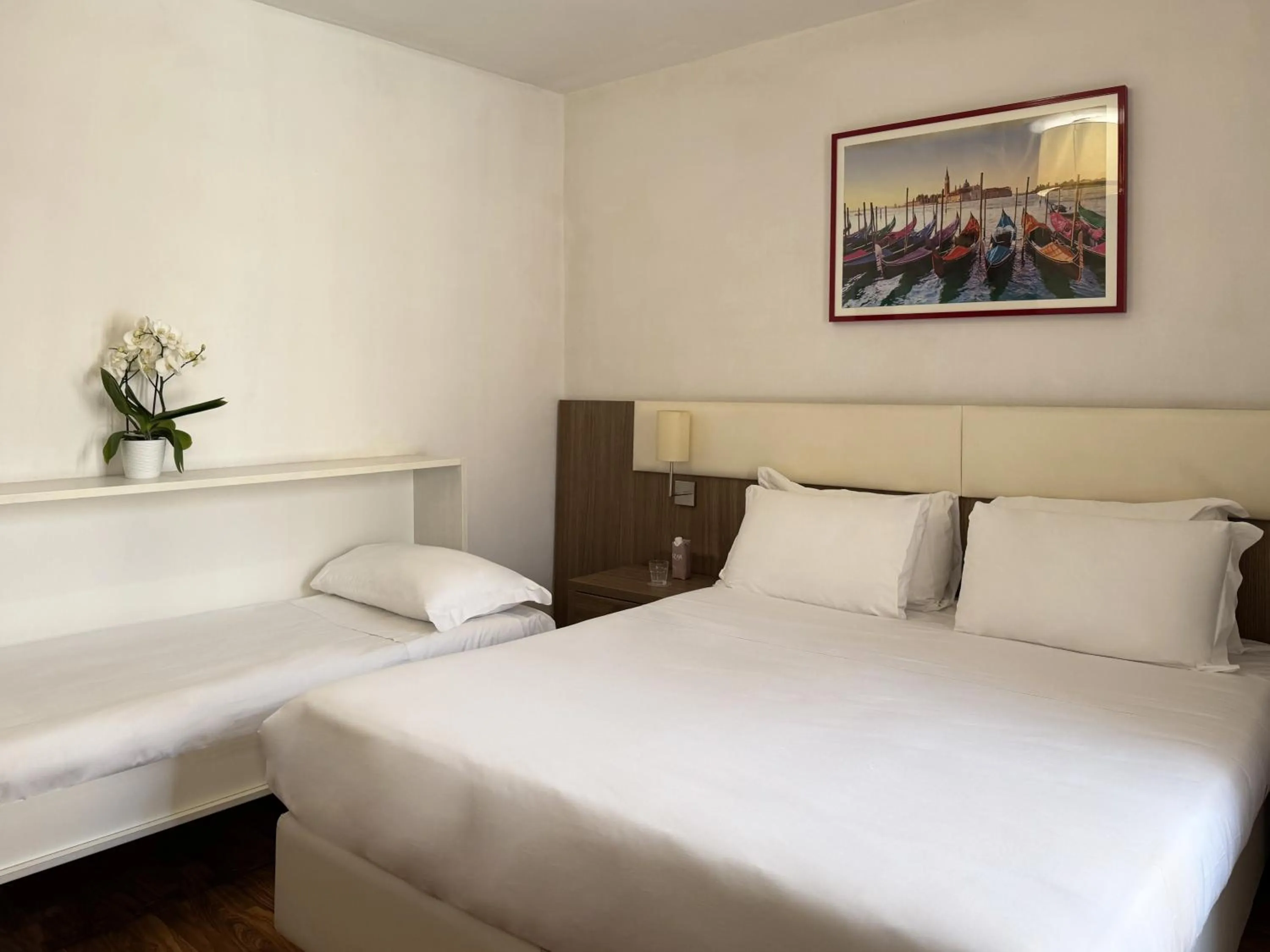 Bed in Hotel Il Moro di Venezia