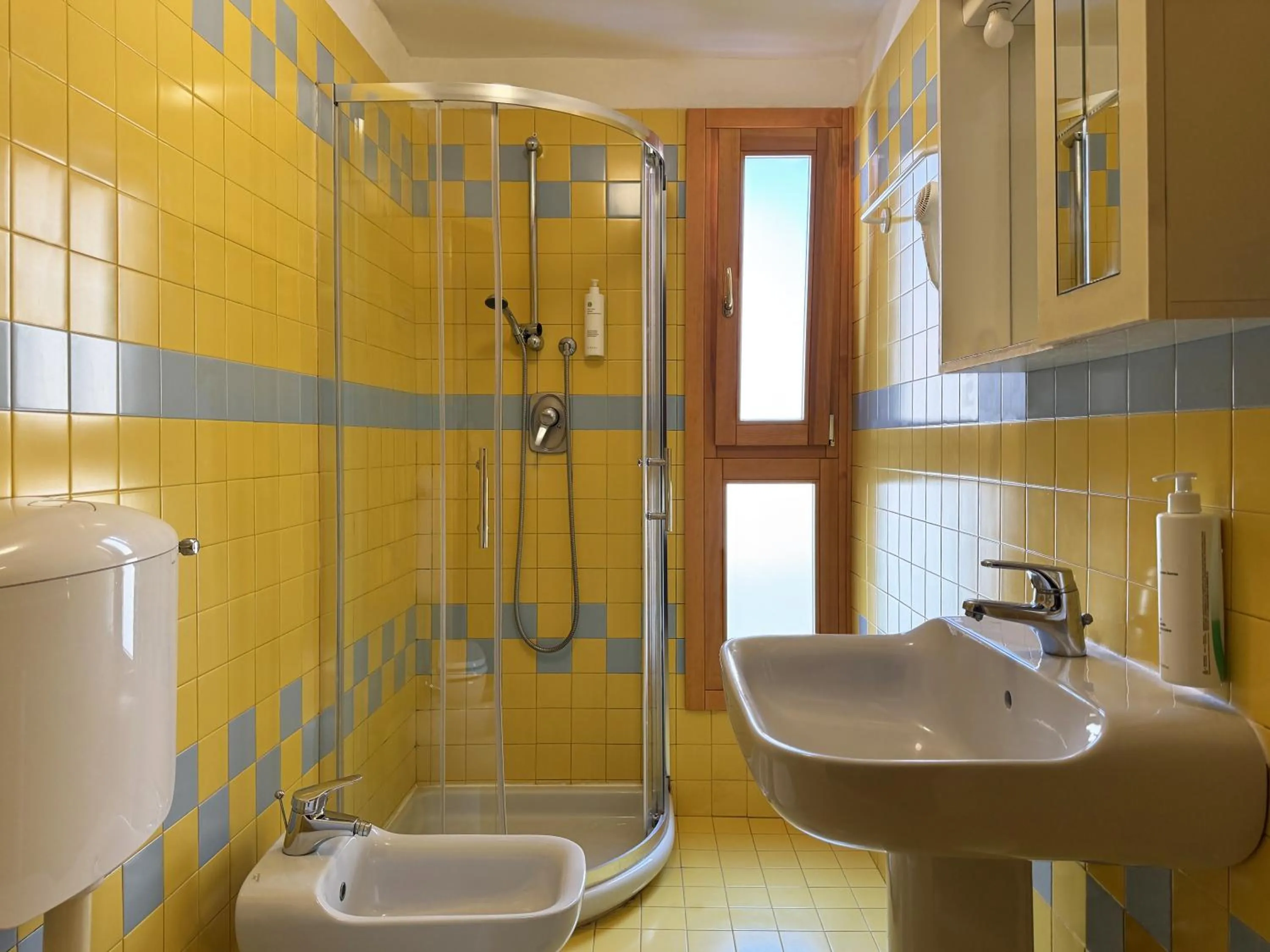 Shower in Hotel Il Moro di Venezia