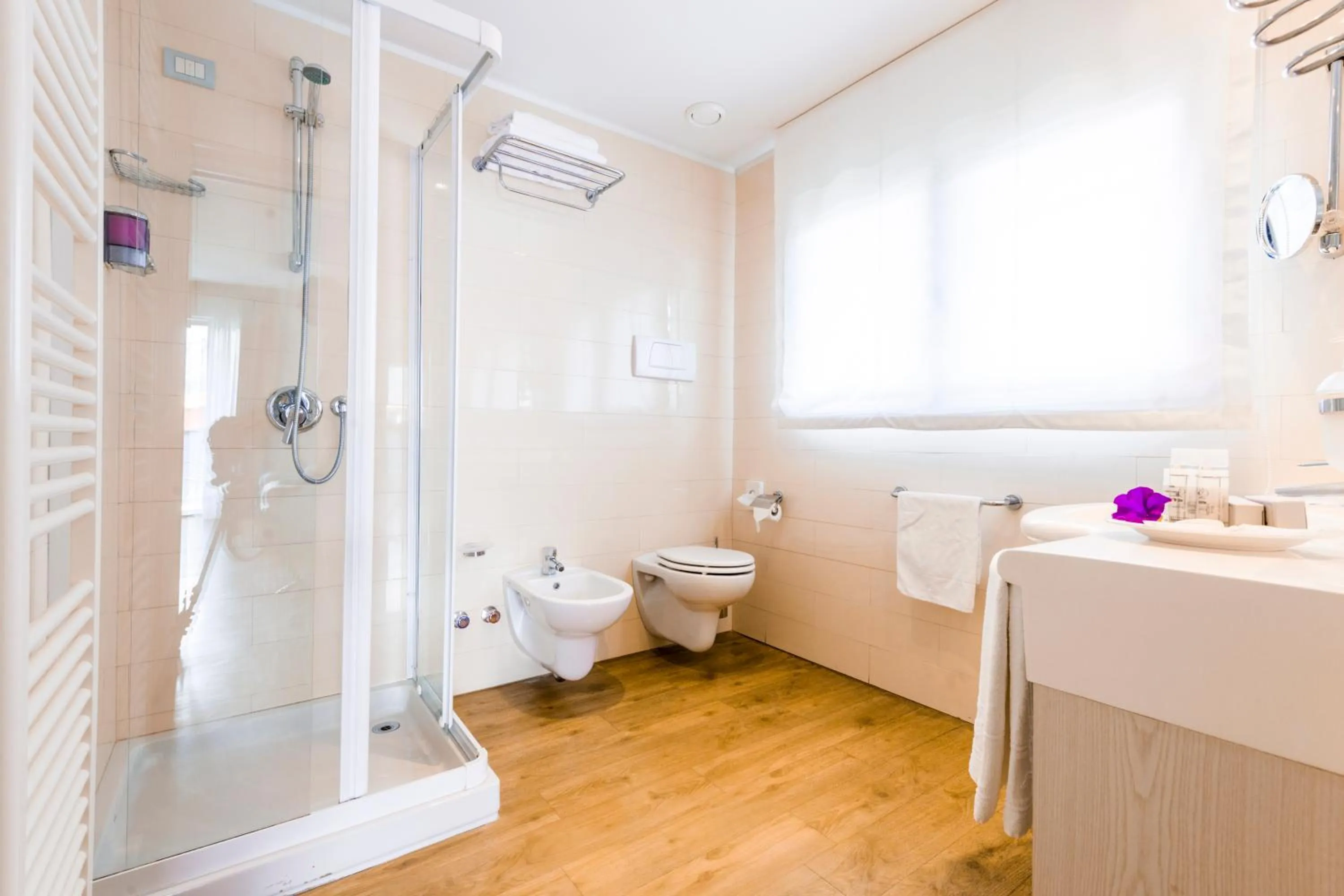 Shower in Caravel Bike Hotel