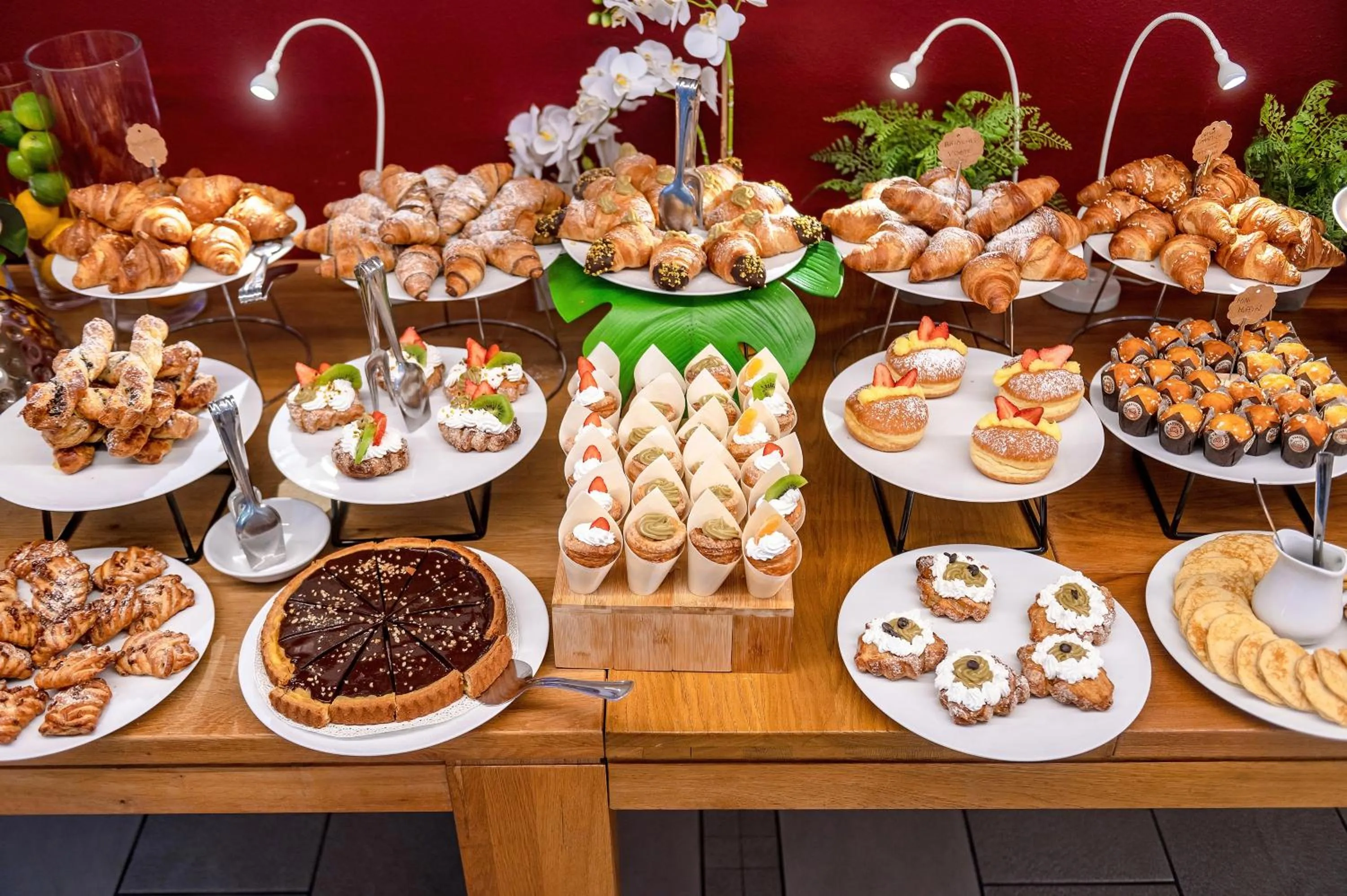 Buffet breakfast in Domino Suite Hotel & Residence