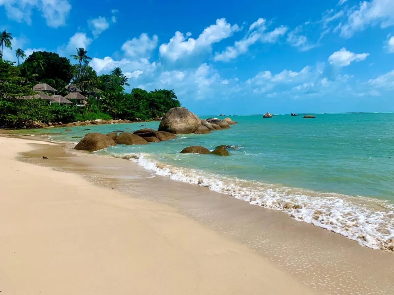Swimming pool in Flower Paradise Bungalows & Swiss Restaurant Roestiland