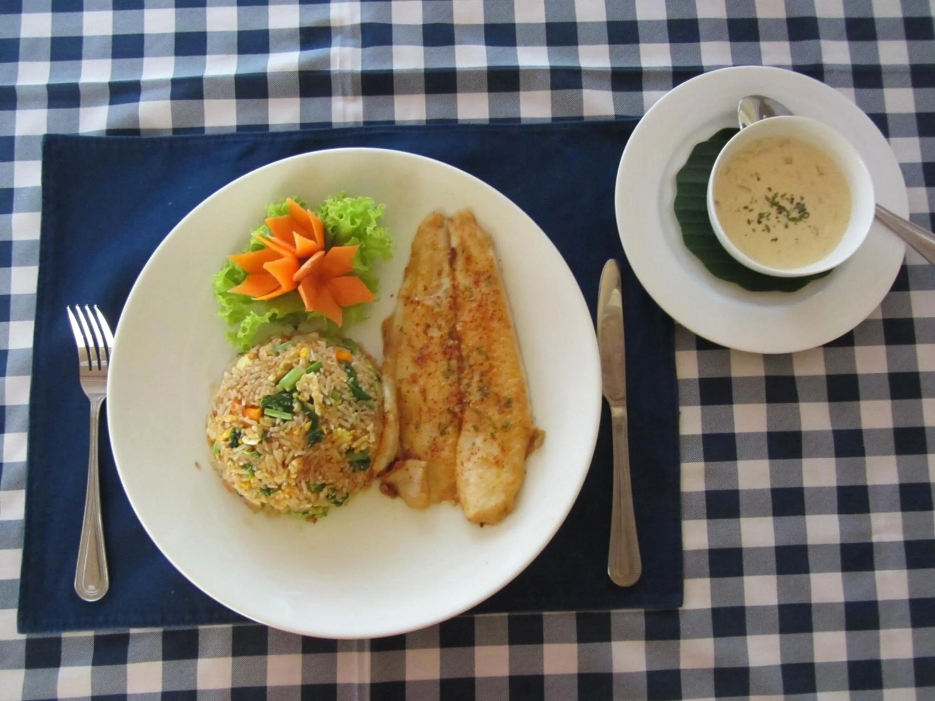 Dinner in Flower Paradise Bungalows & Swiss Restaurant Roestiland