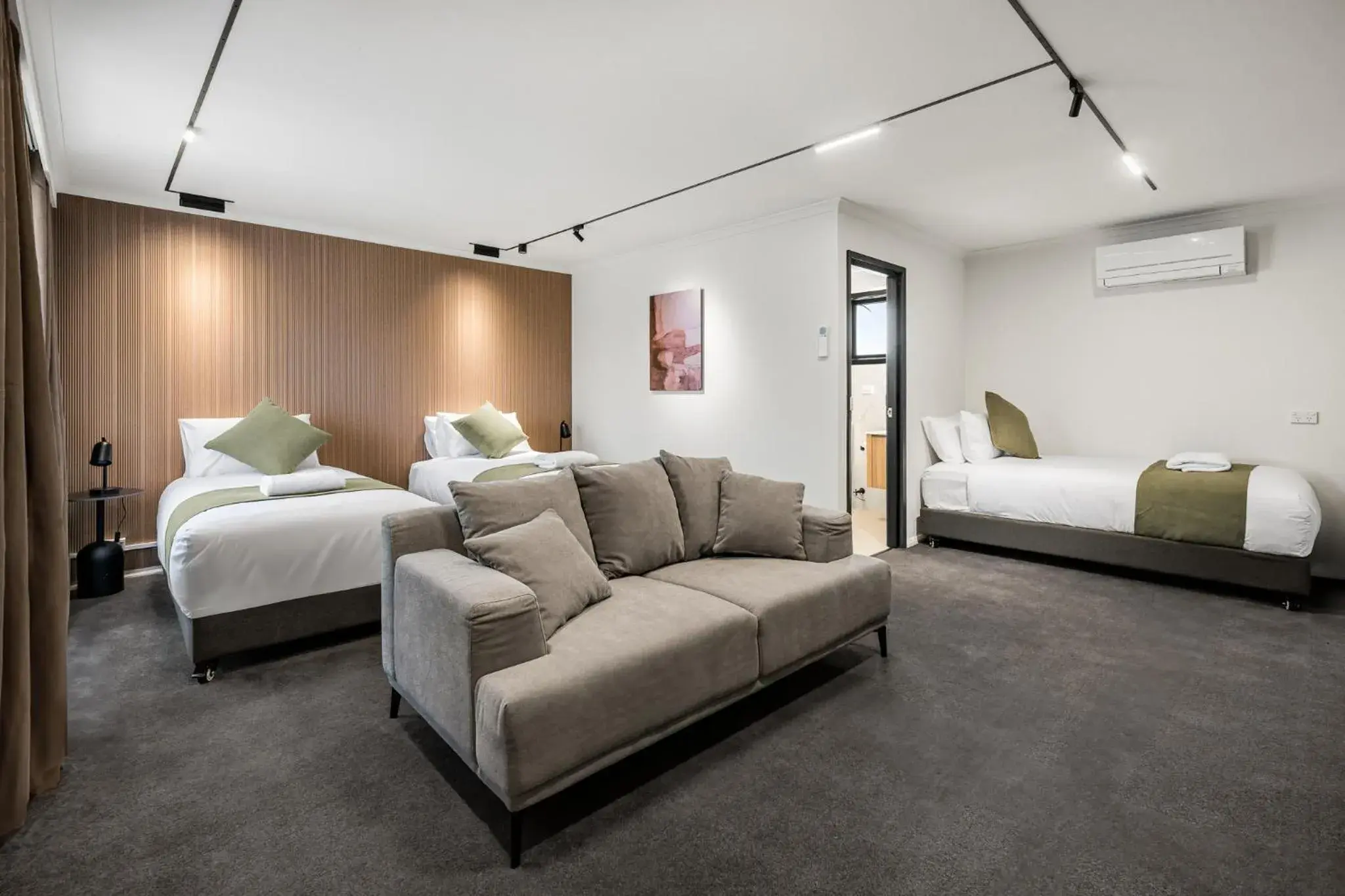 Photo of the whole room, Bed in Innova Motel Warrnambool Photo of the whole room, Bed in Innova Motel Warrnambool