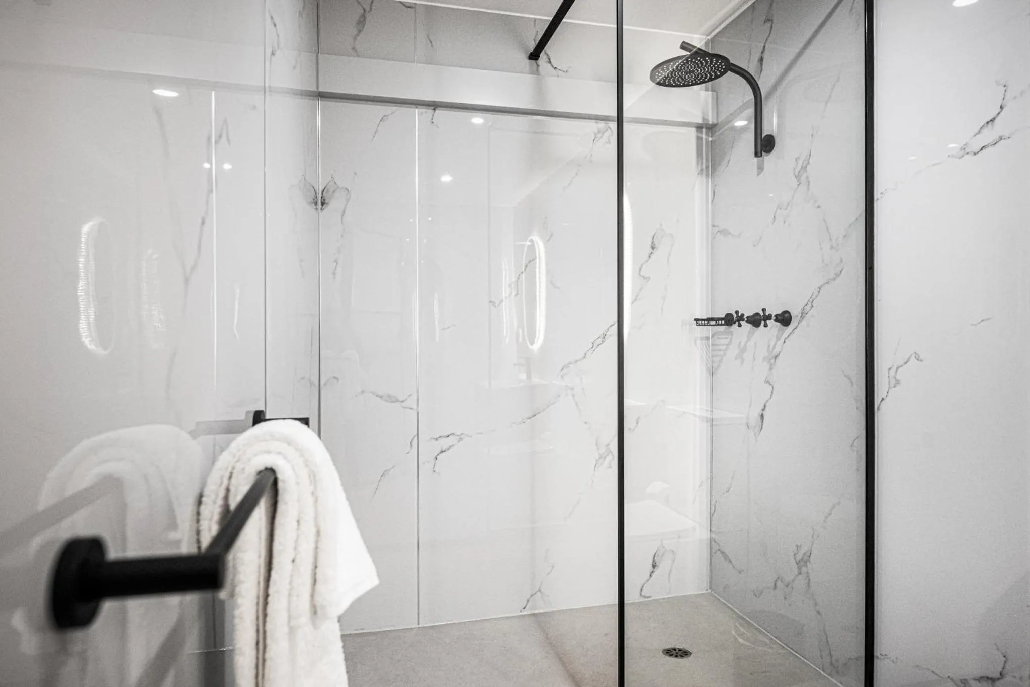 Bathroom in Innova Motel Warrnambool