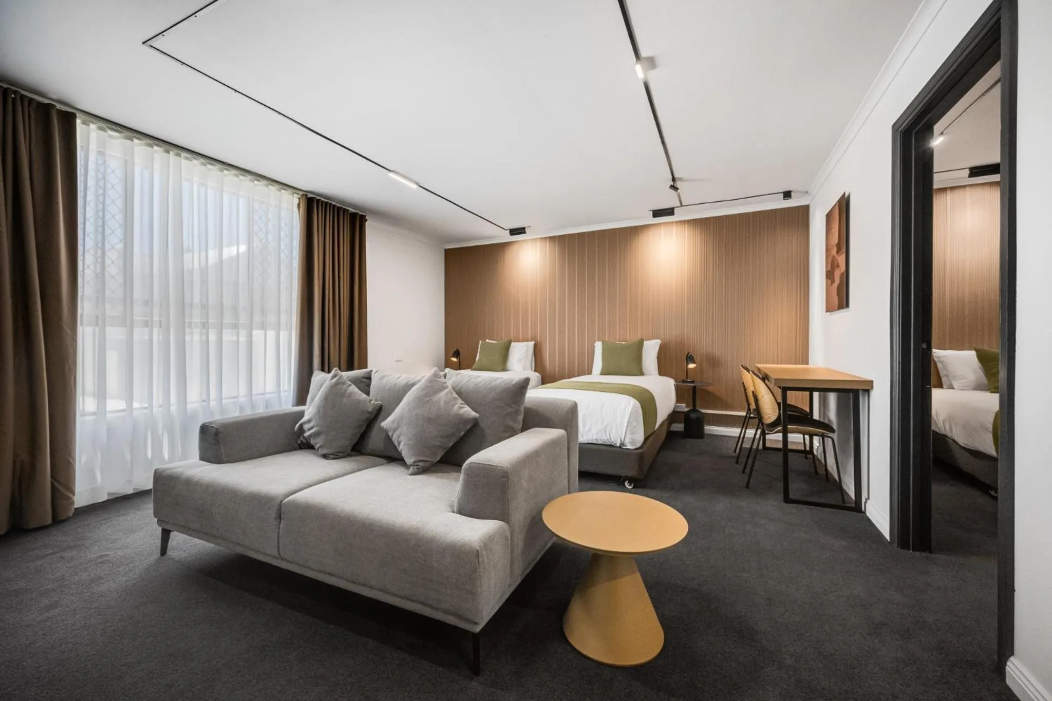 Living room, Bed in Innova Motel Warrnambool