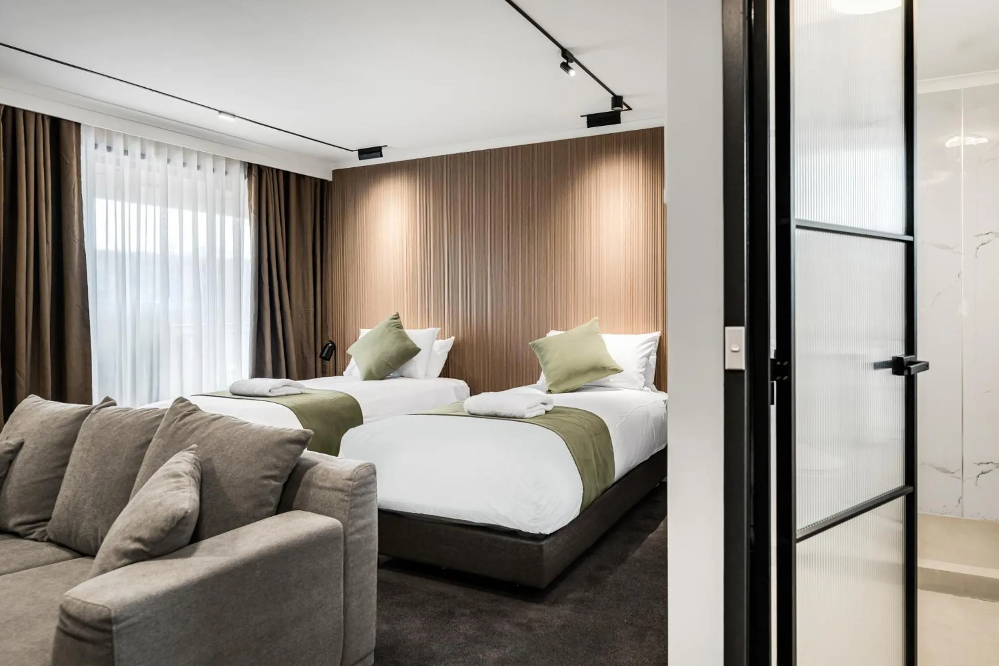 Photo of the whole room, Bed in Innova Motel Warrnambool