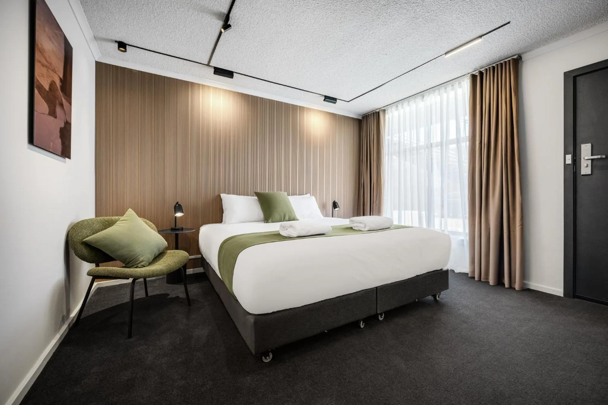 Photo of the whole room, Bed in Innova Motel Warrnambool