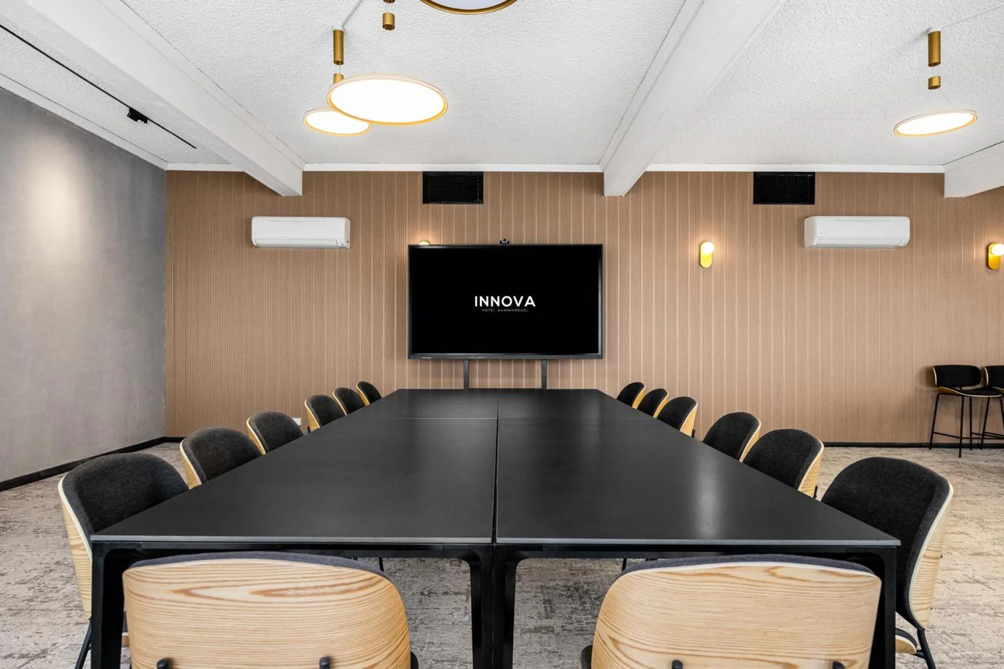 Meeting/conference room in Innova Motel Warrnambool