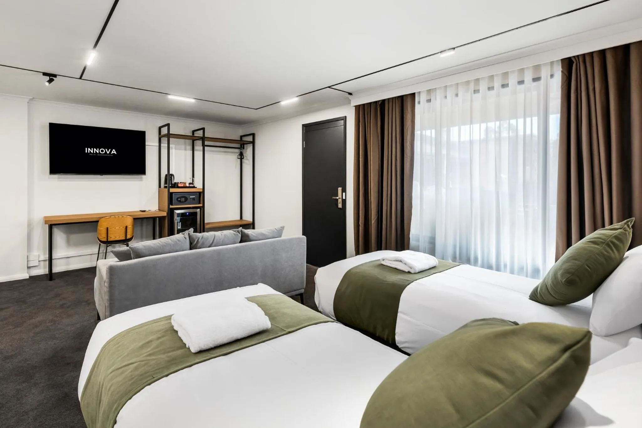 Bedroom, Bed in Innova Motel Warrnambool