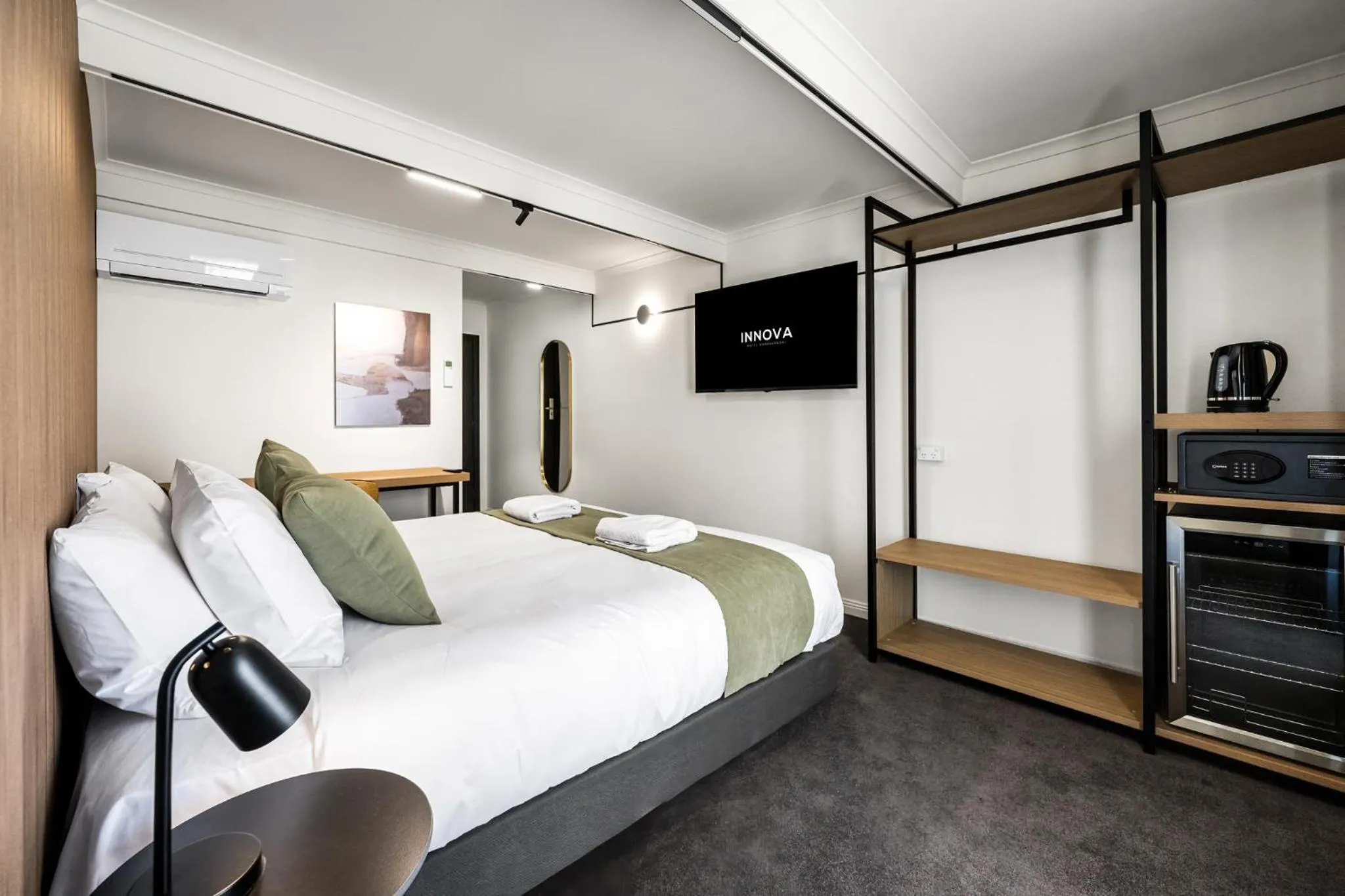 Photo of the whole room, Bed in Innova Motel Warrnambool