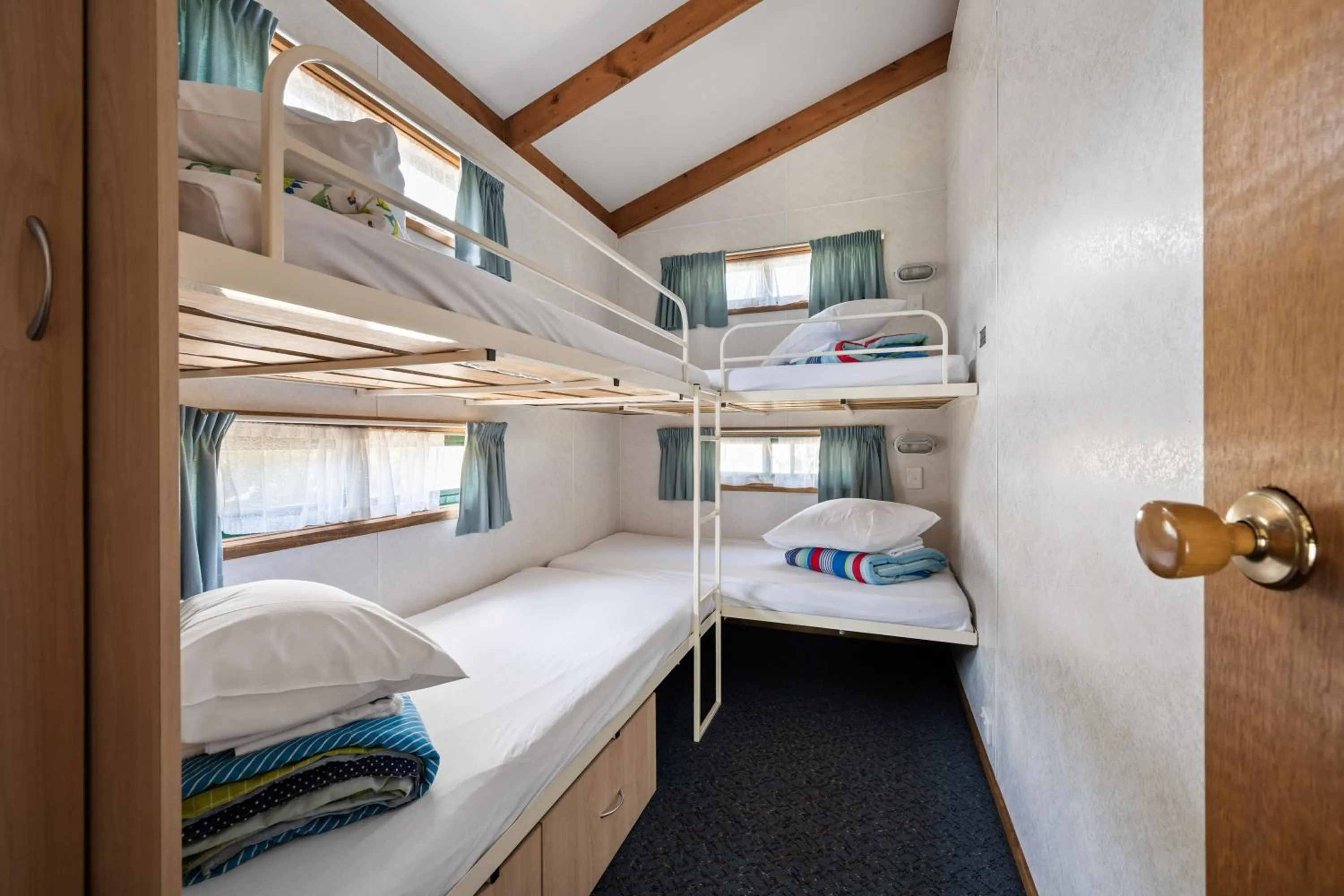 bunk bed, Bed in Bright Accommodation Park