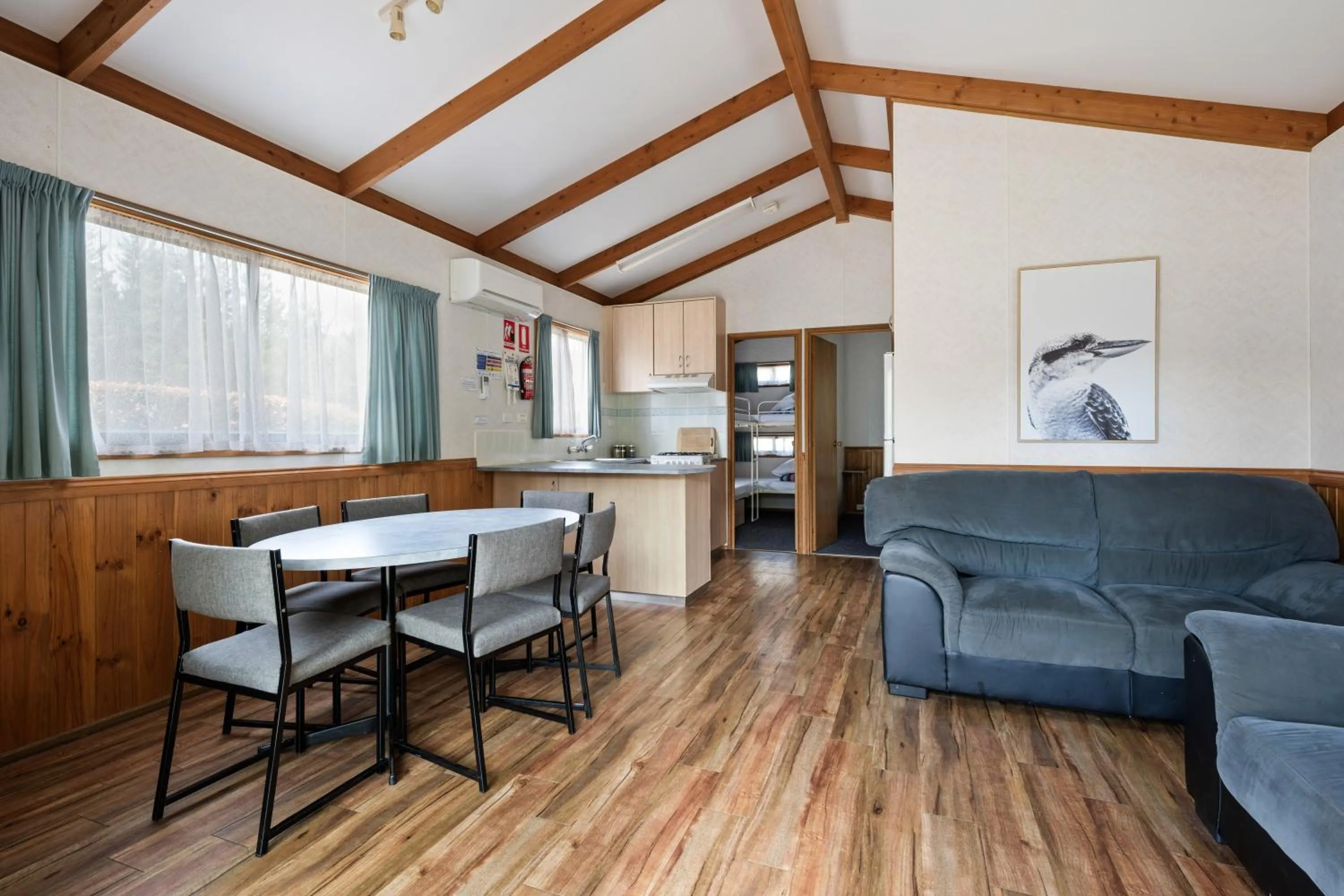 Kitchen or kitchenette in Bright Accommodation Park