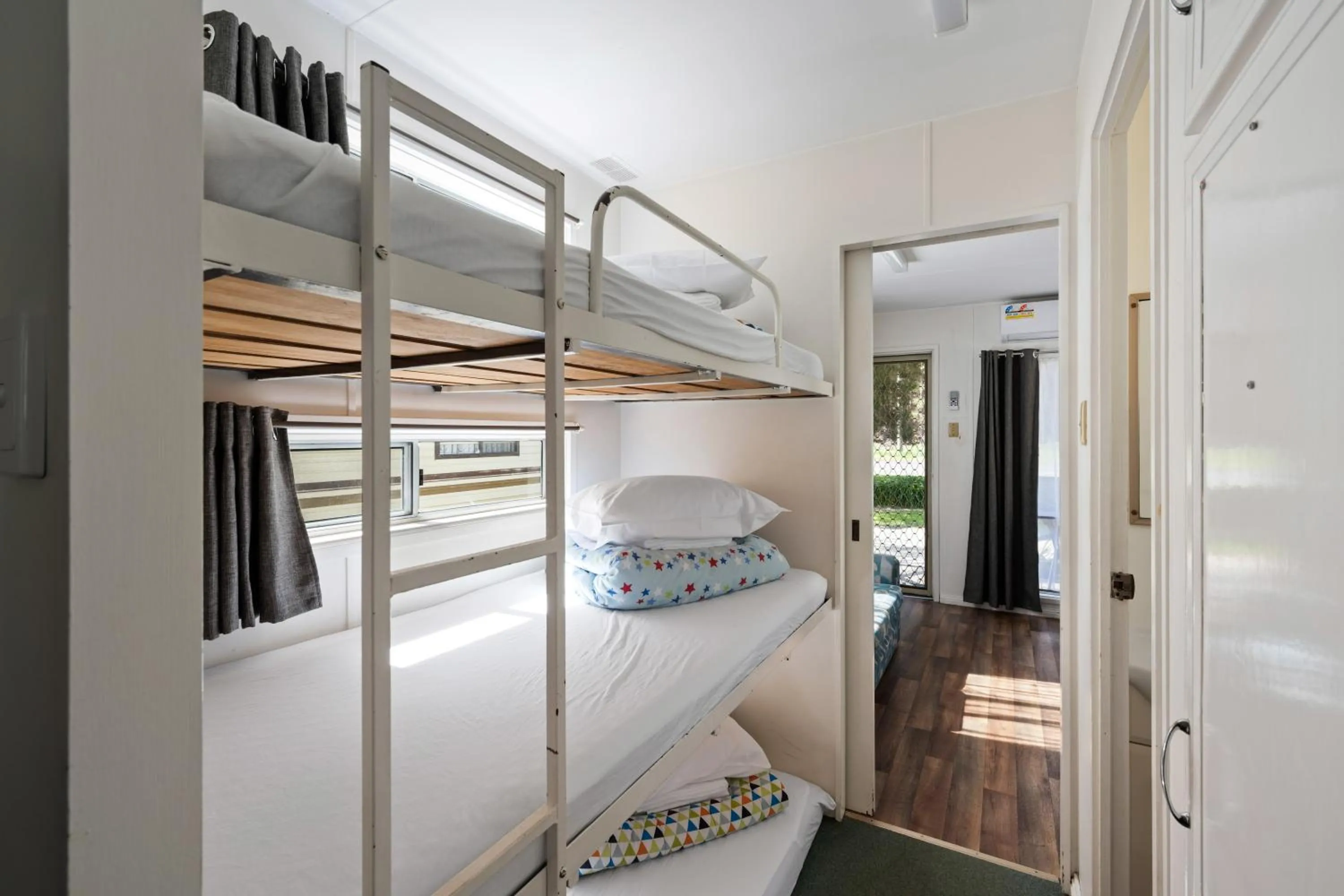 bunk bed, Bed in Bright Accommodation Park