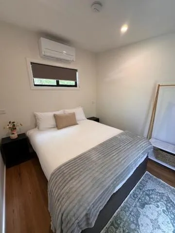 Bed in Bright Accommodation Park