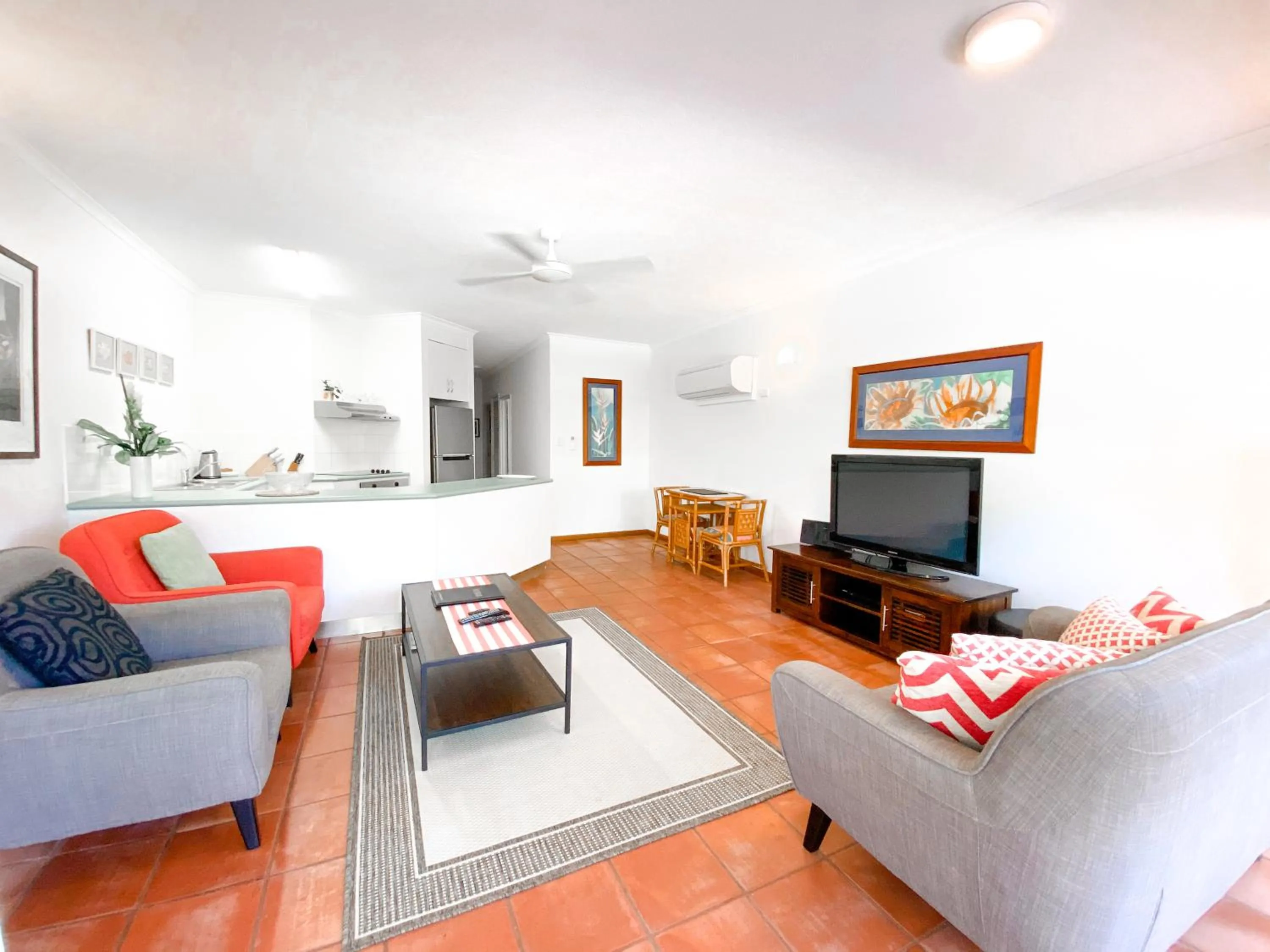 Kitchen or kitchenette in Beach Terraces